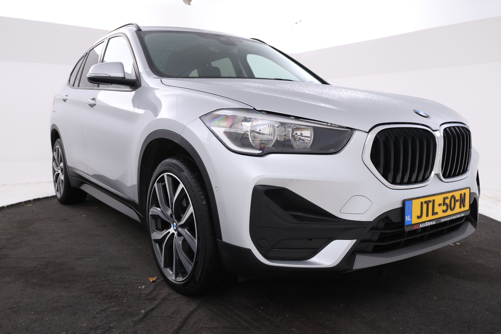 Foto van BMW X1 Sdrive18d