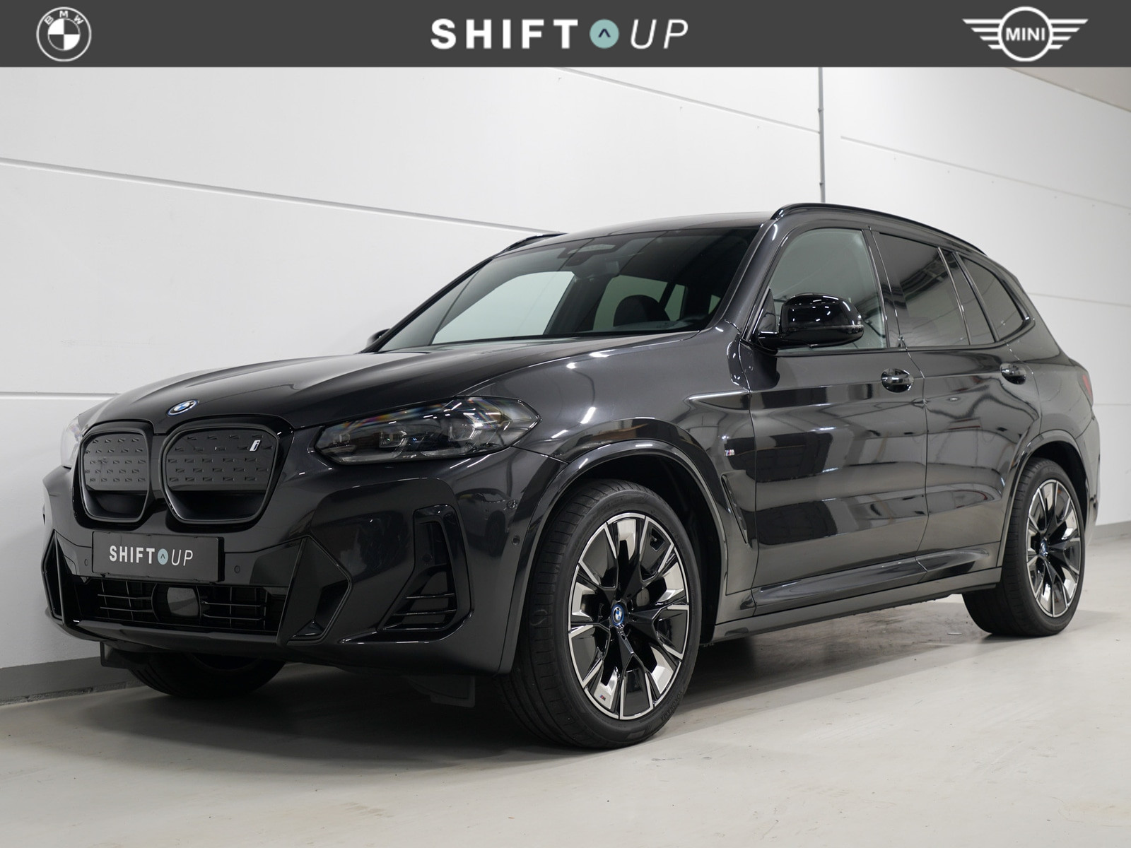 BMW Ix3 Executive 80 kWh M-Sport | Panoramadak | Elektr. Trekhaak | Driving Assistant Professional 2023 - voorkant