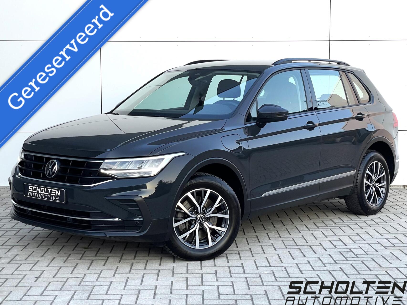 Volkswagen Tiguan 1.4 TSI eHybrid Life PHEV 245PK Trekhaak Camera ACC Carplay Navi 2022 - voorkant