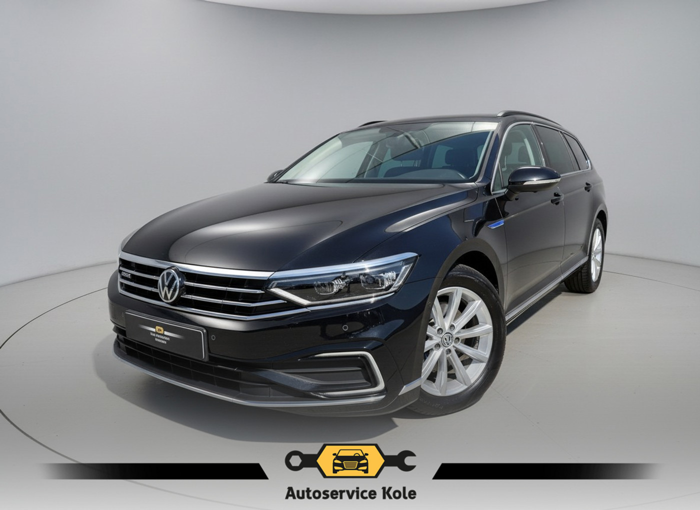 Volkswagen Passat Variant 1.4 TSI PHEV GTE * Matrix Led * Camera * Massage * Keyless * 2022 - voorkant