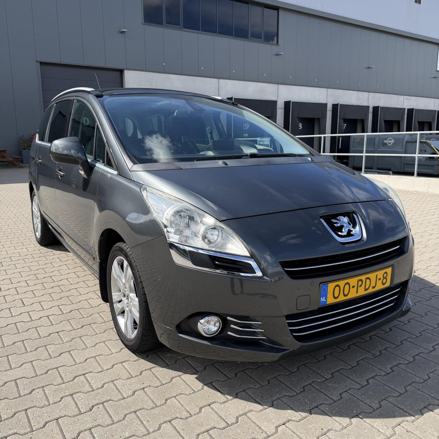 Foto van Peugeot 5008