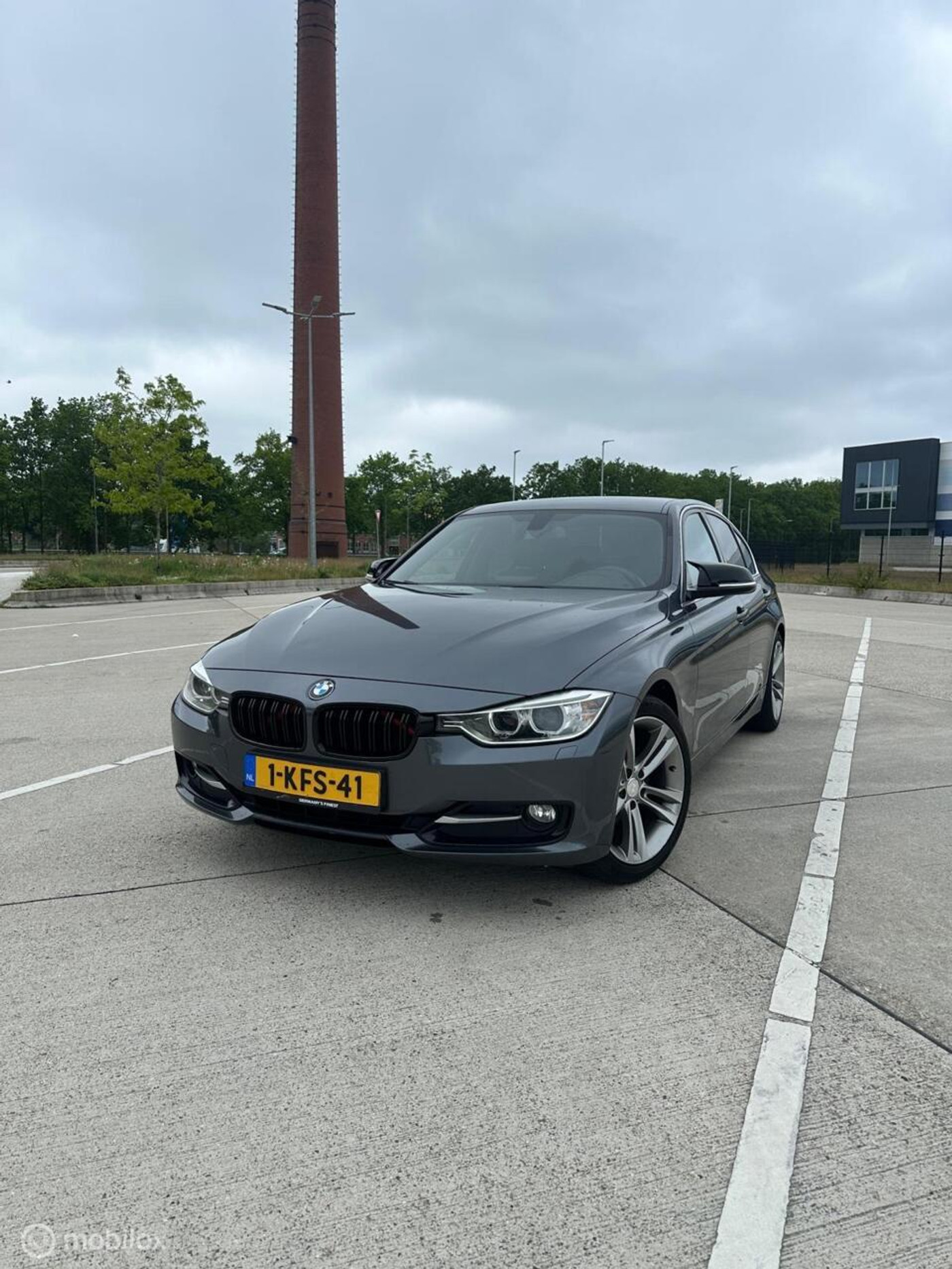 BMW 3er Reihe 320i EDE CARPLAY M Sport 2013 - voorkant