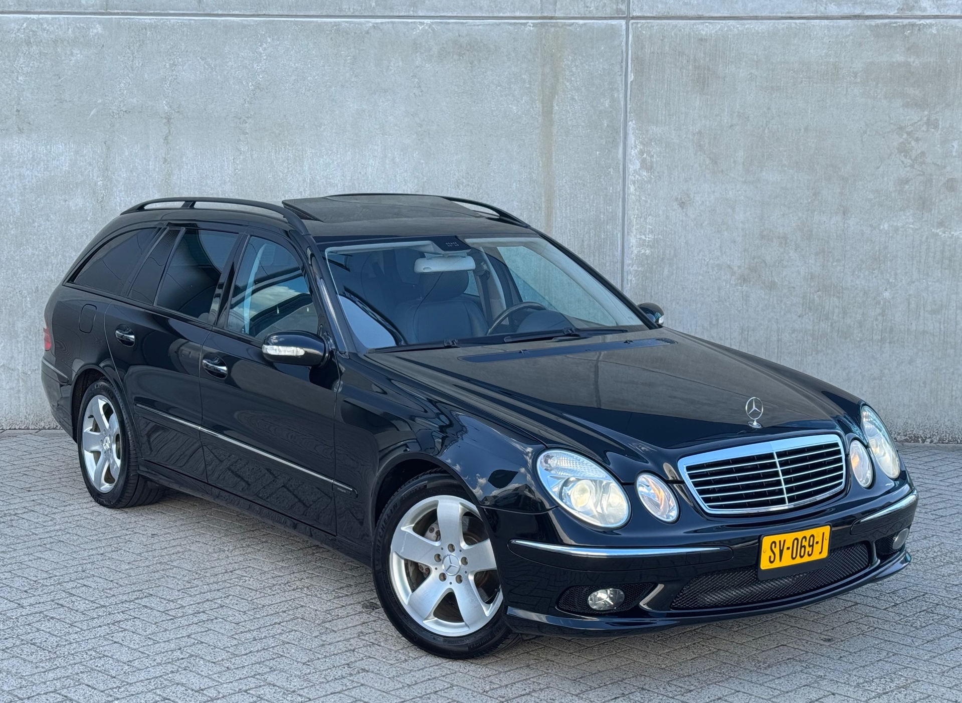 Foto van Mercedes-Benz E 500