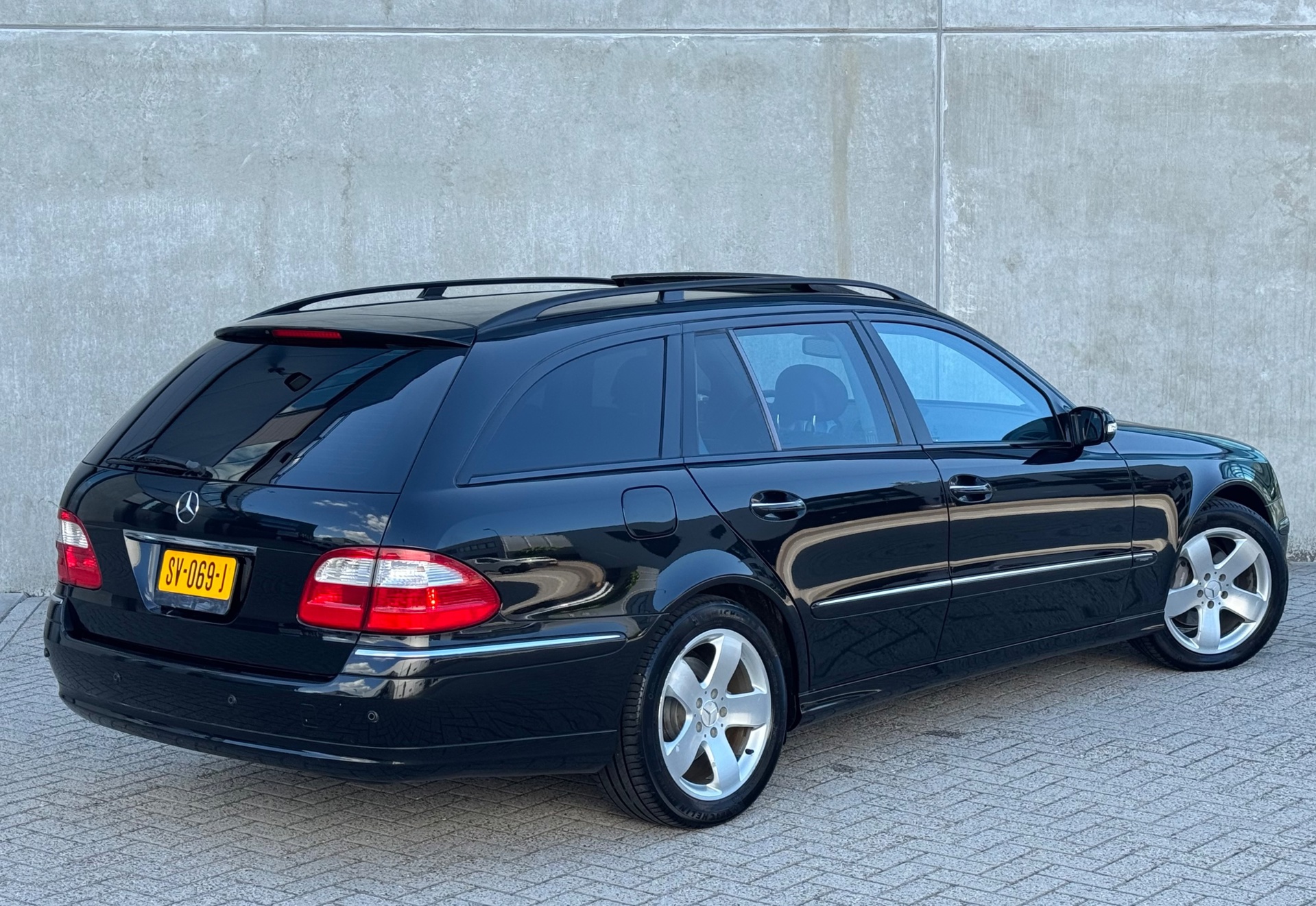 Foto van Mercedes-Benz E 500