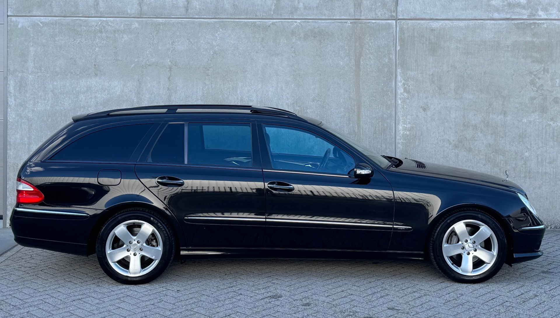 Foto van Mercedes-Benz E 500