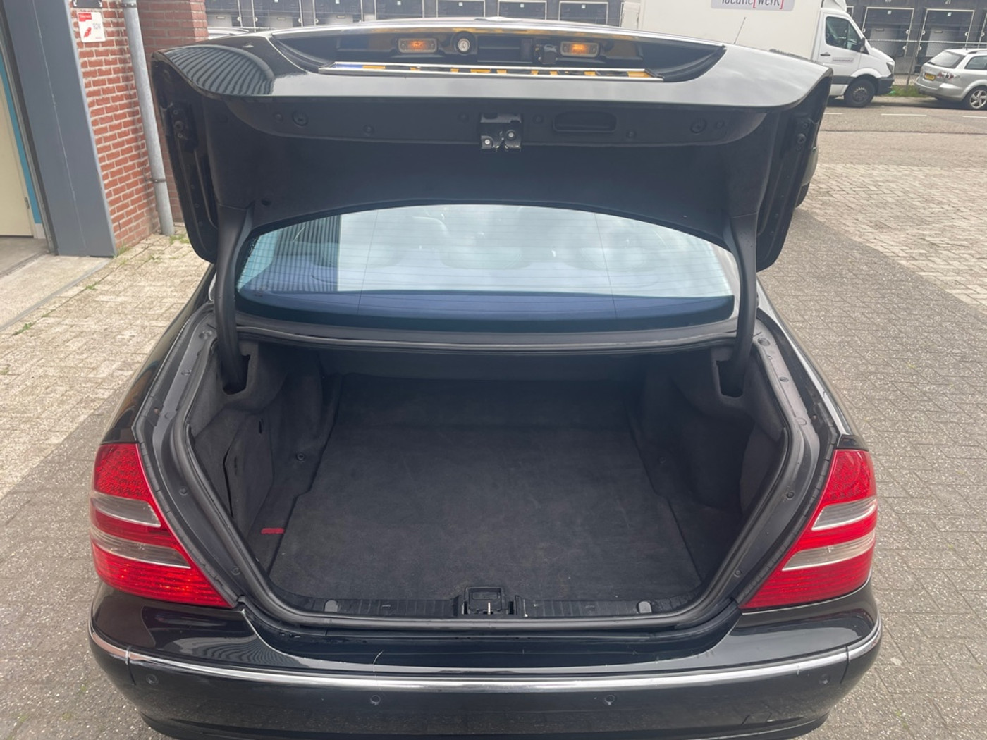 Foto van Mercedes-Benz E 240