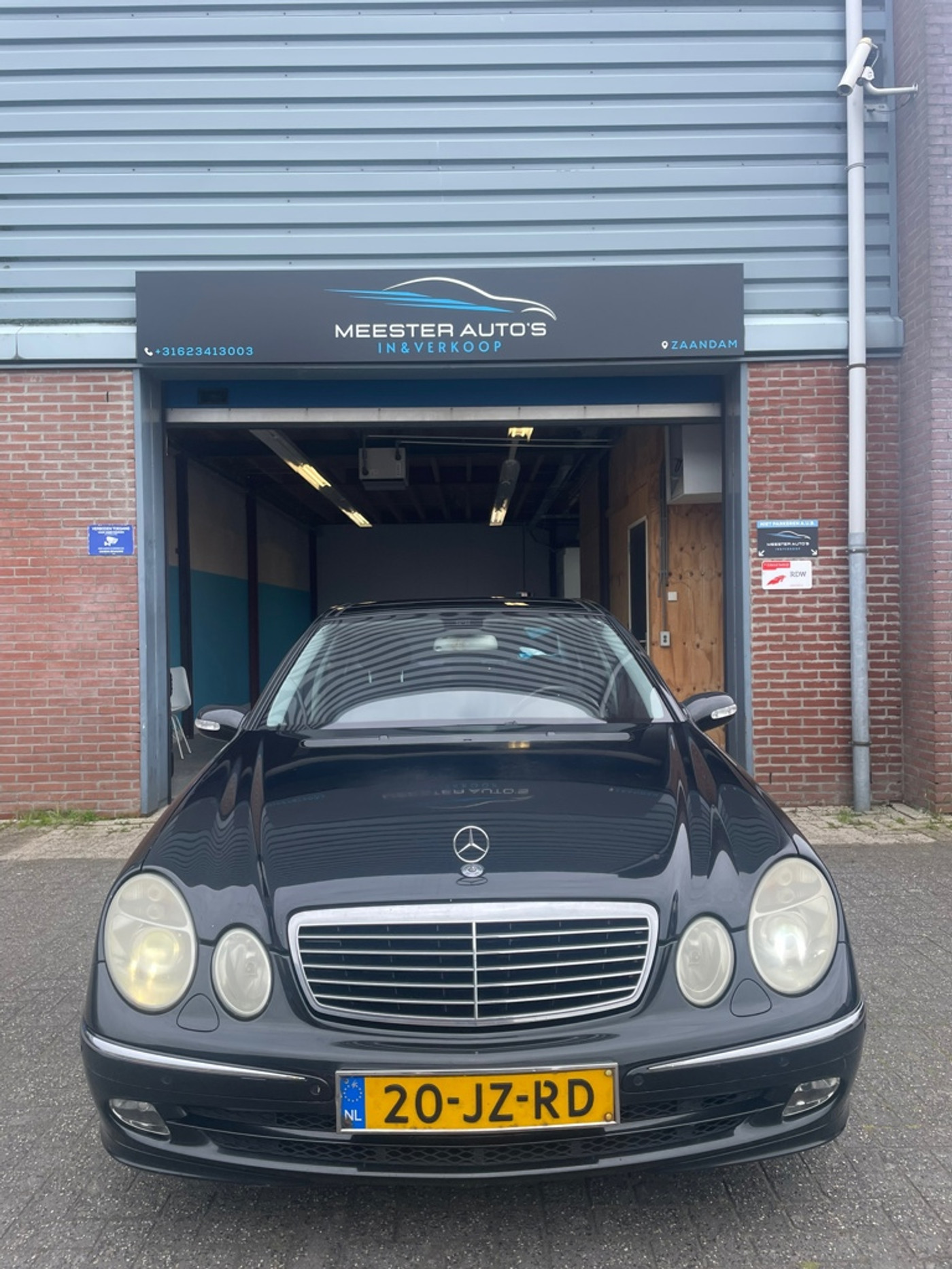 Foto van Mercedes-Benz E 240