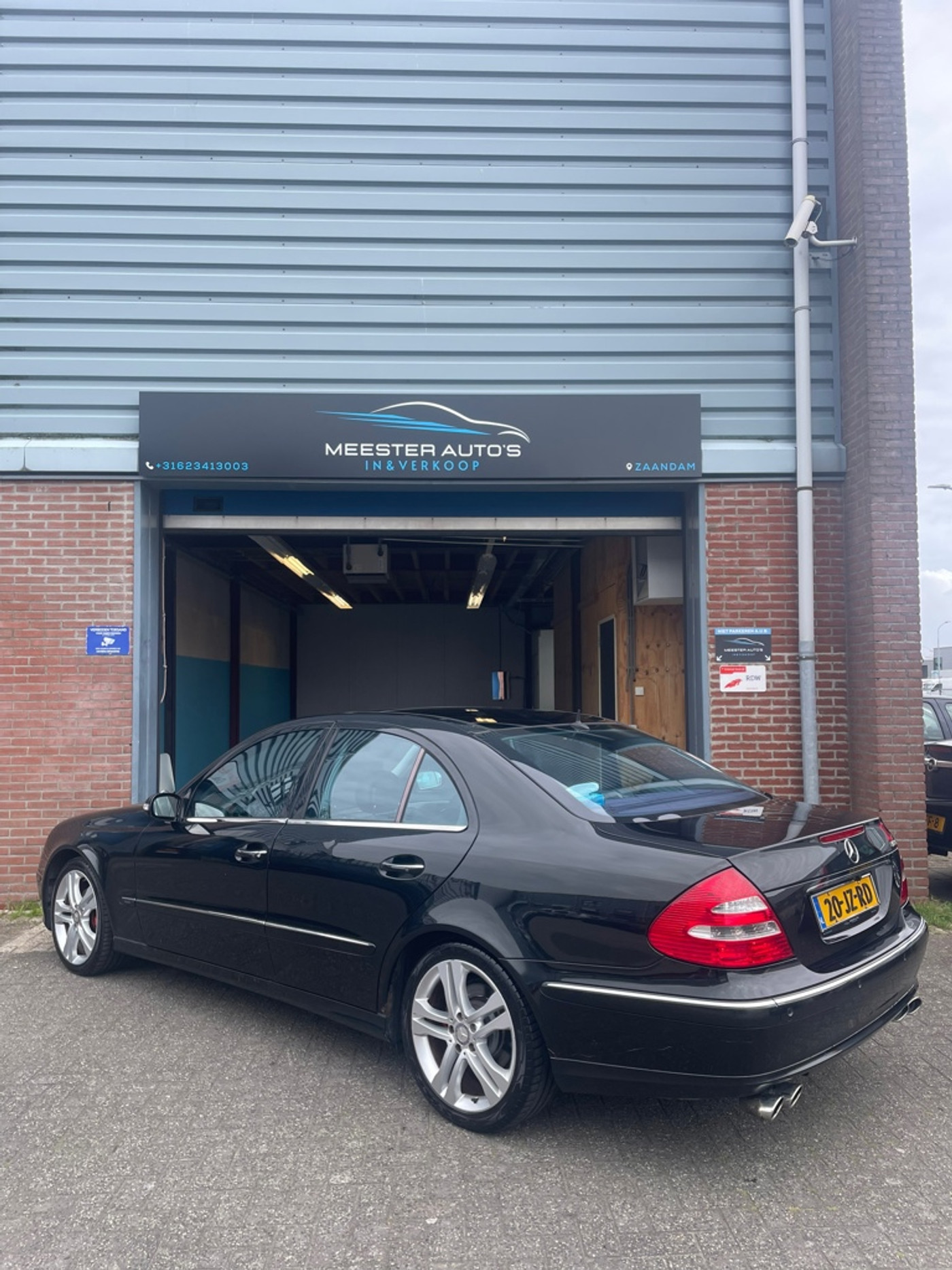 Foto van Mercedes-Benz E 240