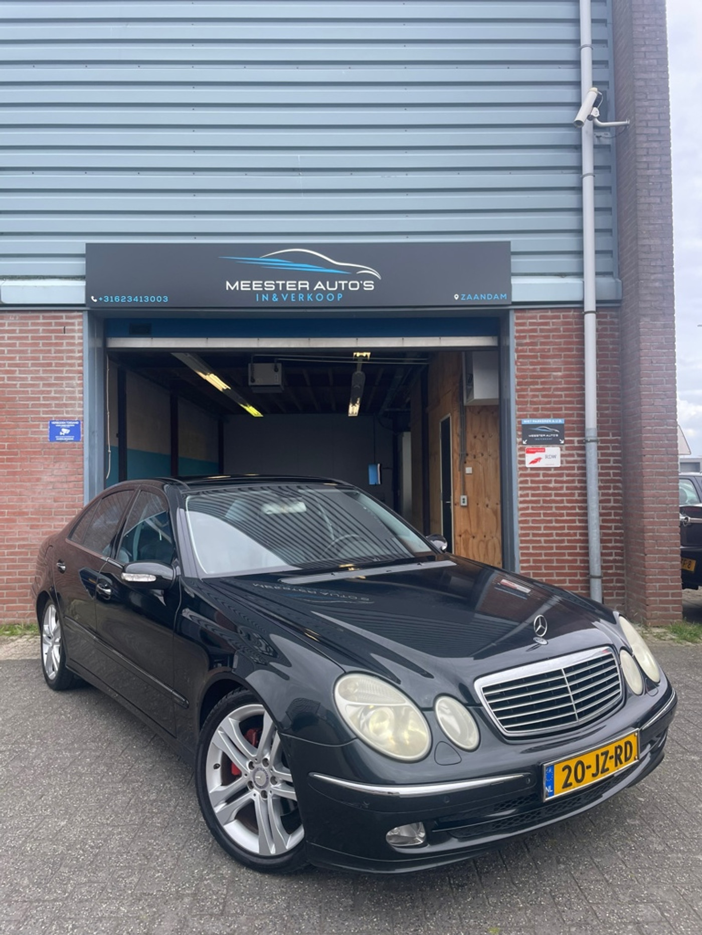 Foto van Mercedes-Benz E 240