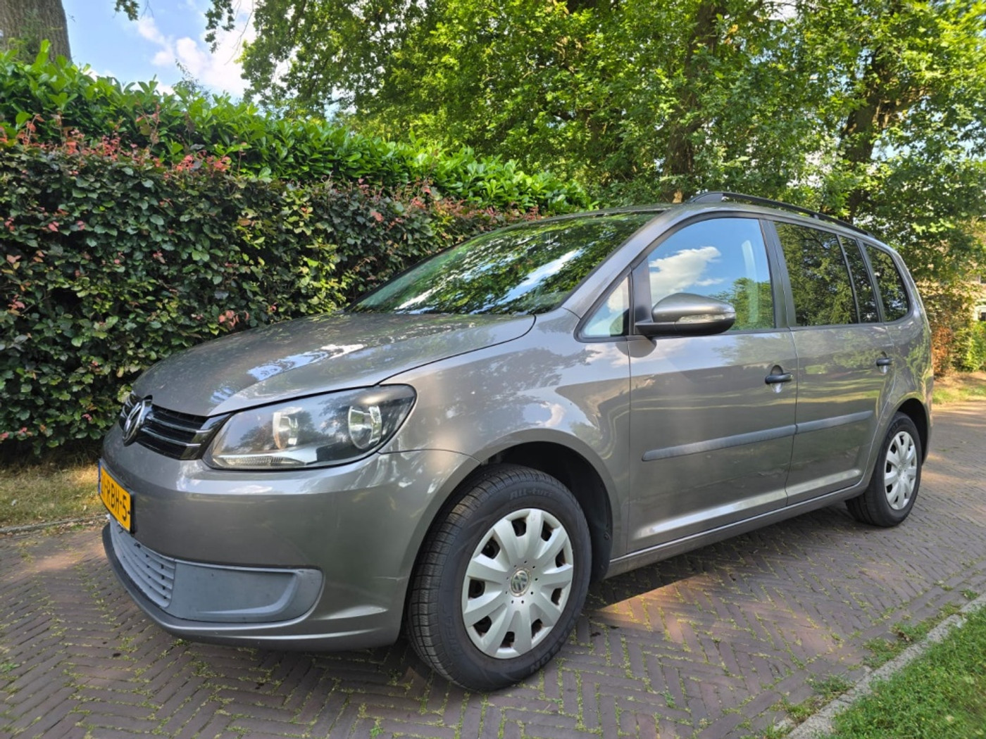Volkswagen Touran 1.2 TSI Trendl.BlueM 2011 - voorkant