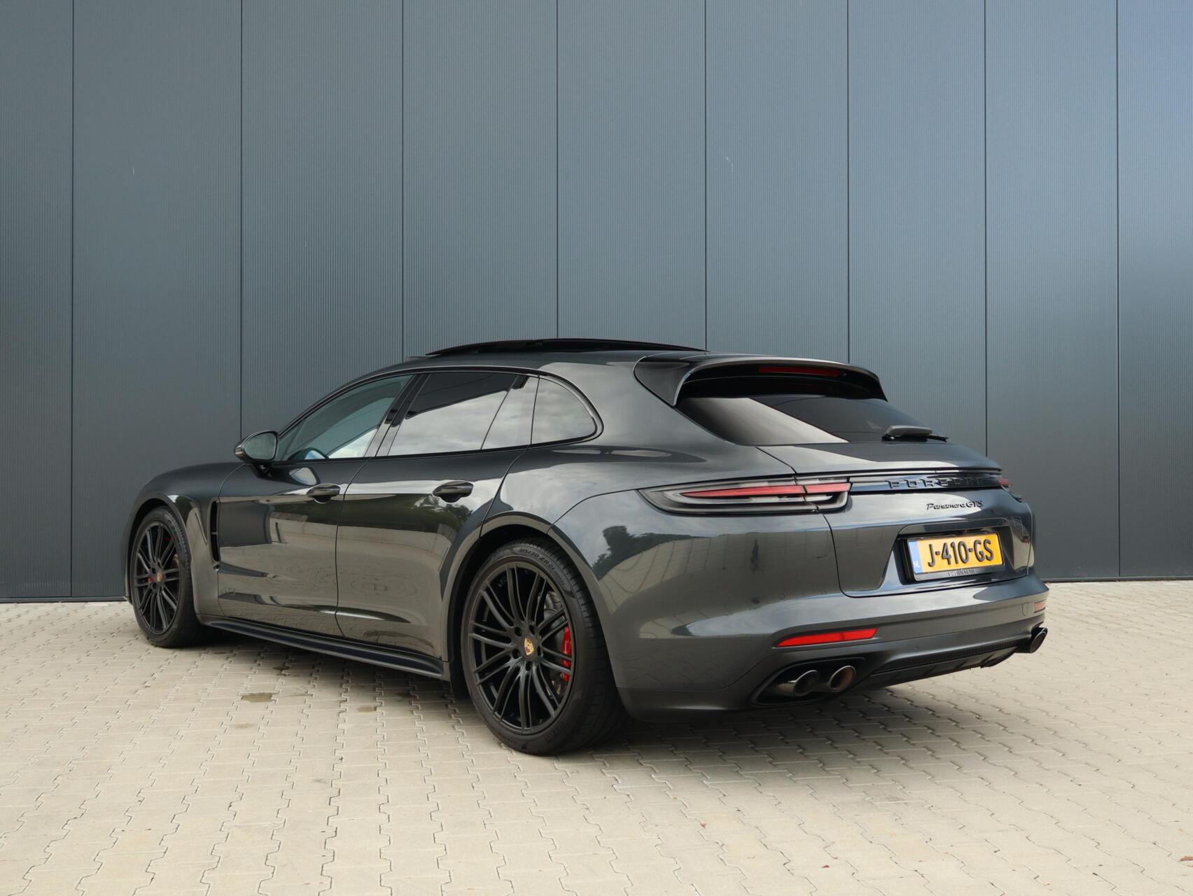 Foto van Porsche Panamera GTS