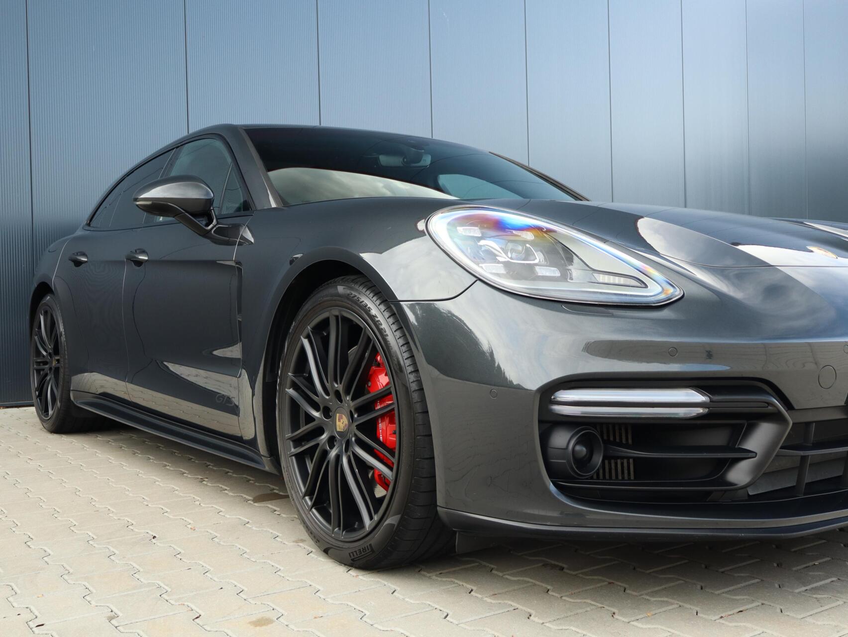 Foto van Porsche Panamera GTS