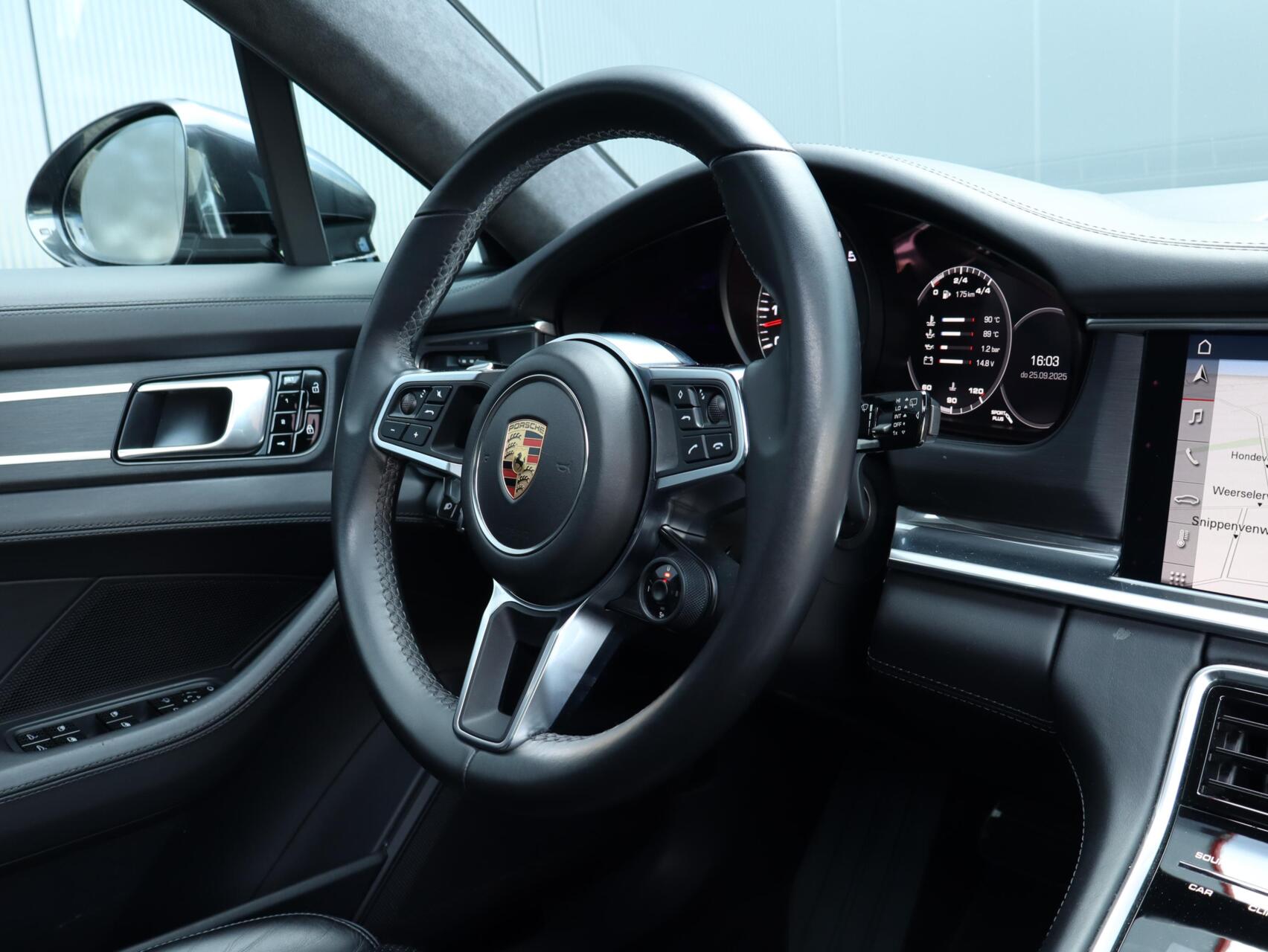 Foto van Porsche Panamera GTS