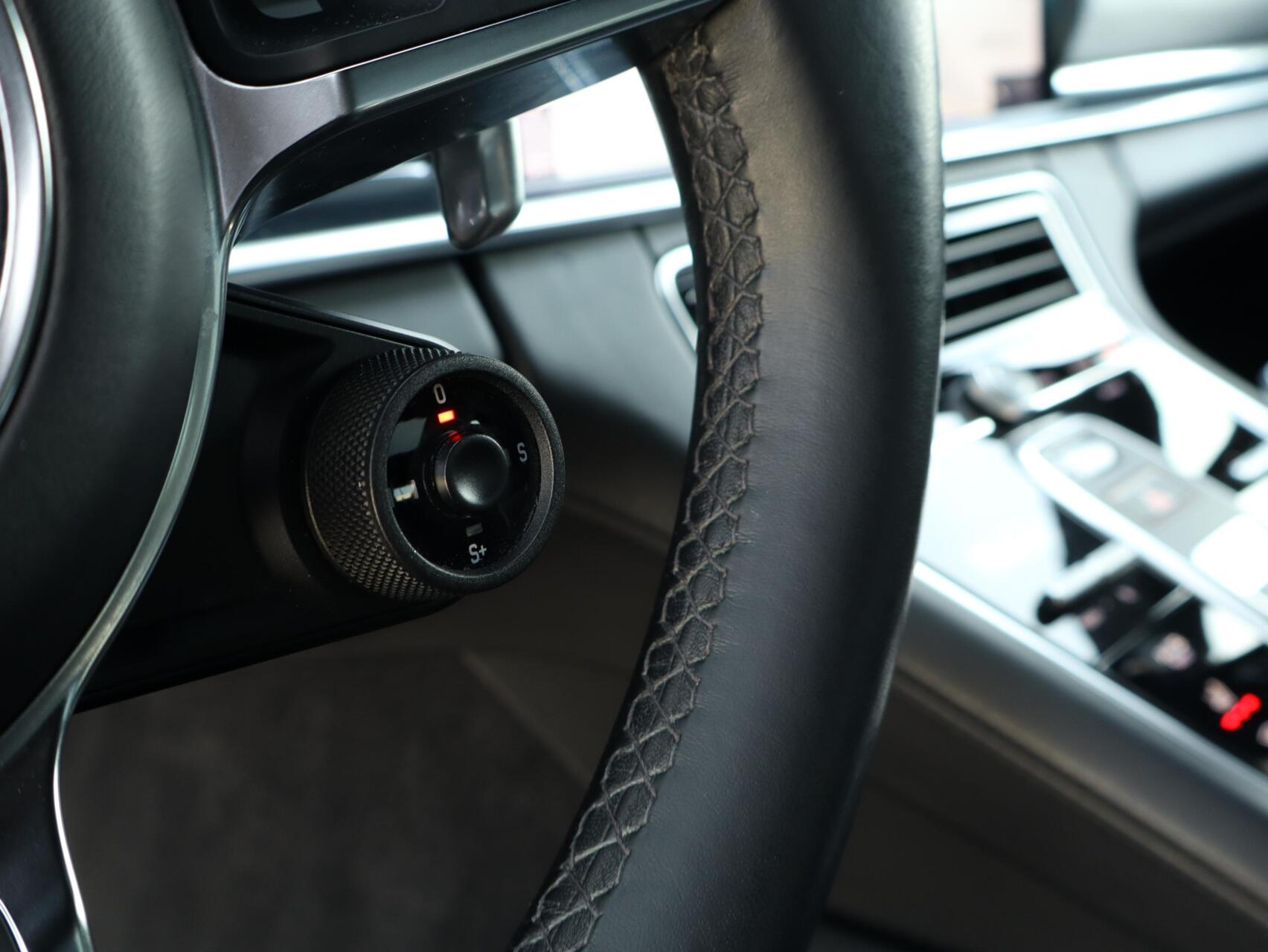 Foto van Porsche Panamera GTS