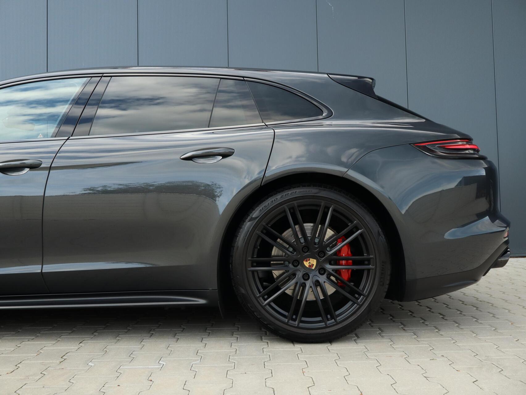 Foto van Porsche Panamera GTS