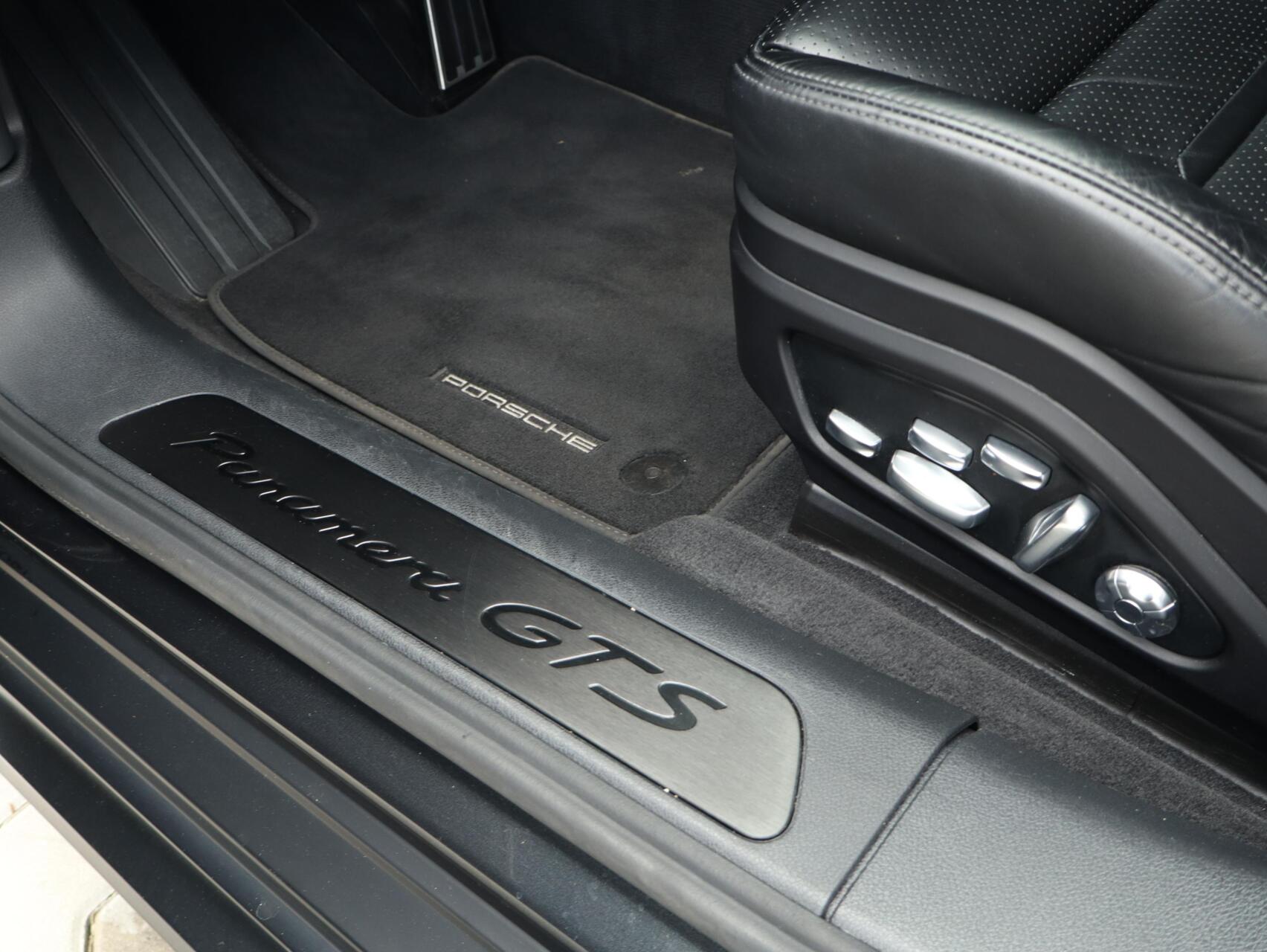 Foto van Porsche Panamera GTS