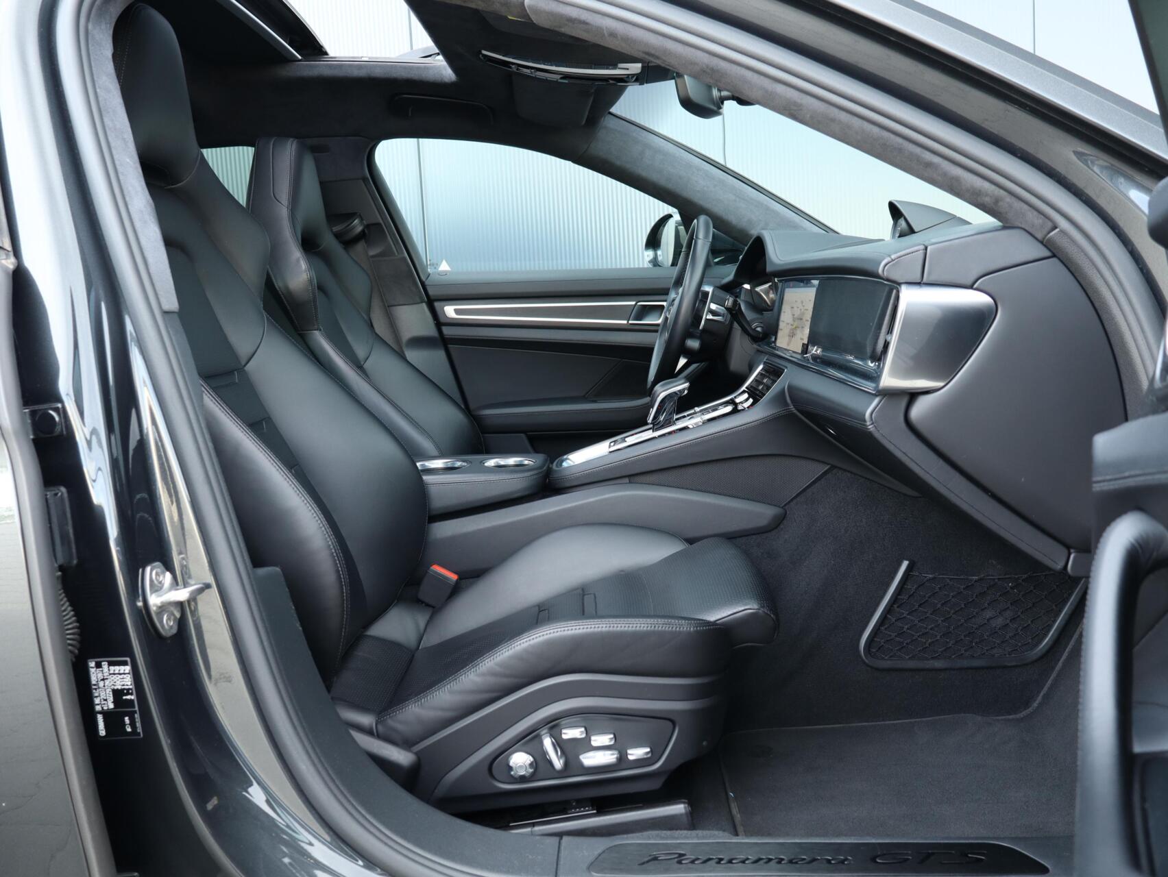 Foto van Porsche Panamera GTS