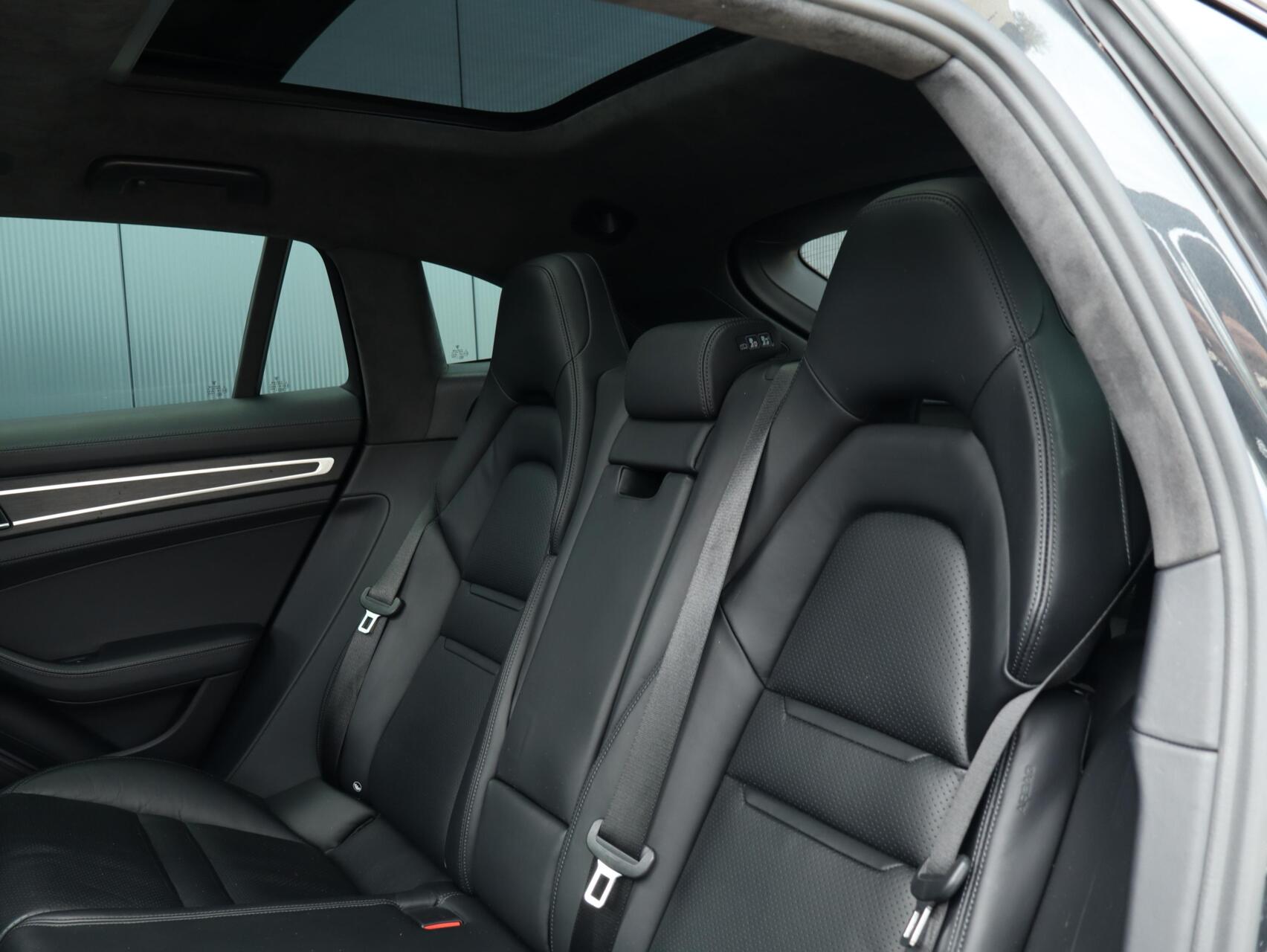Foto van Porsche Panamera GTS