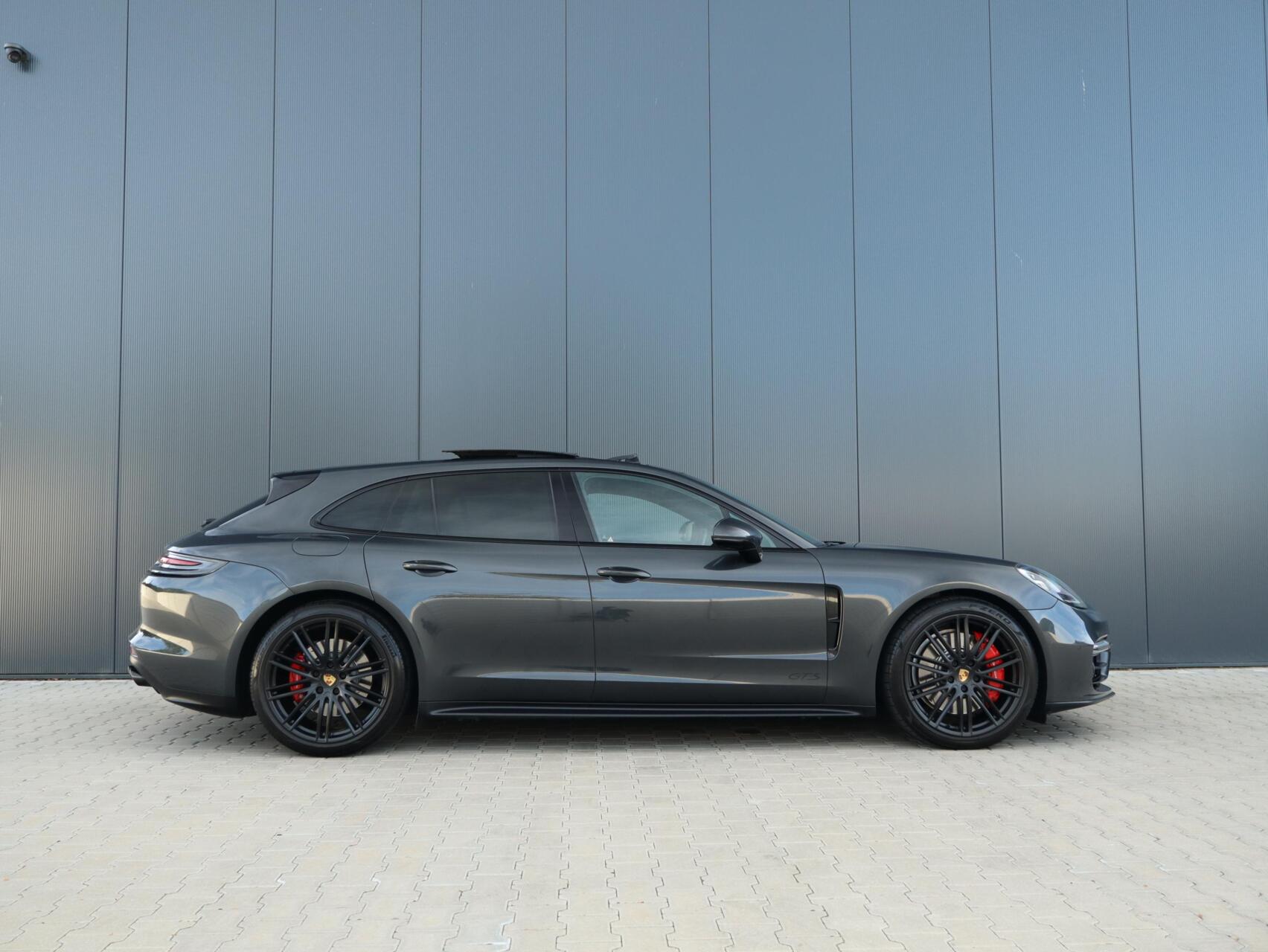 Foto van Porsche Panamera GTS