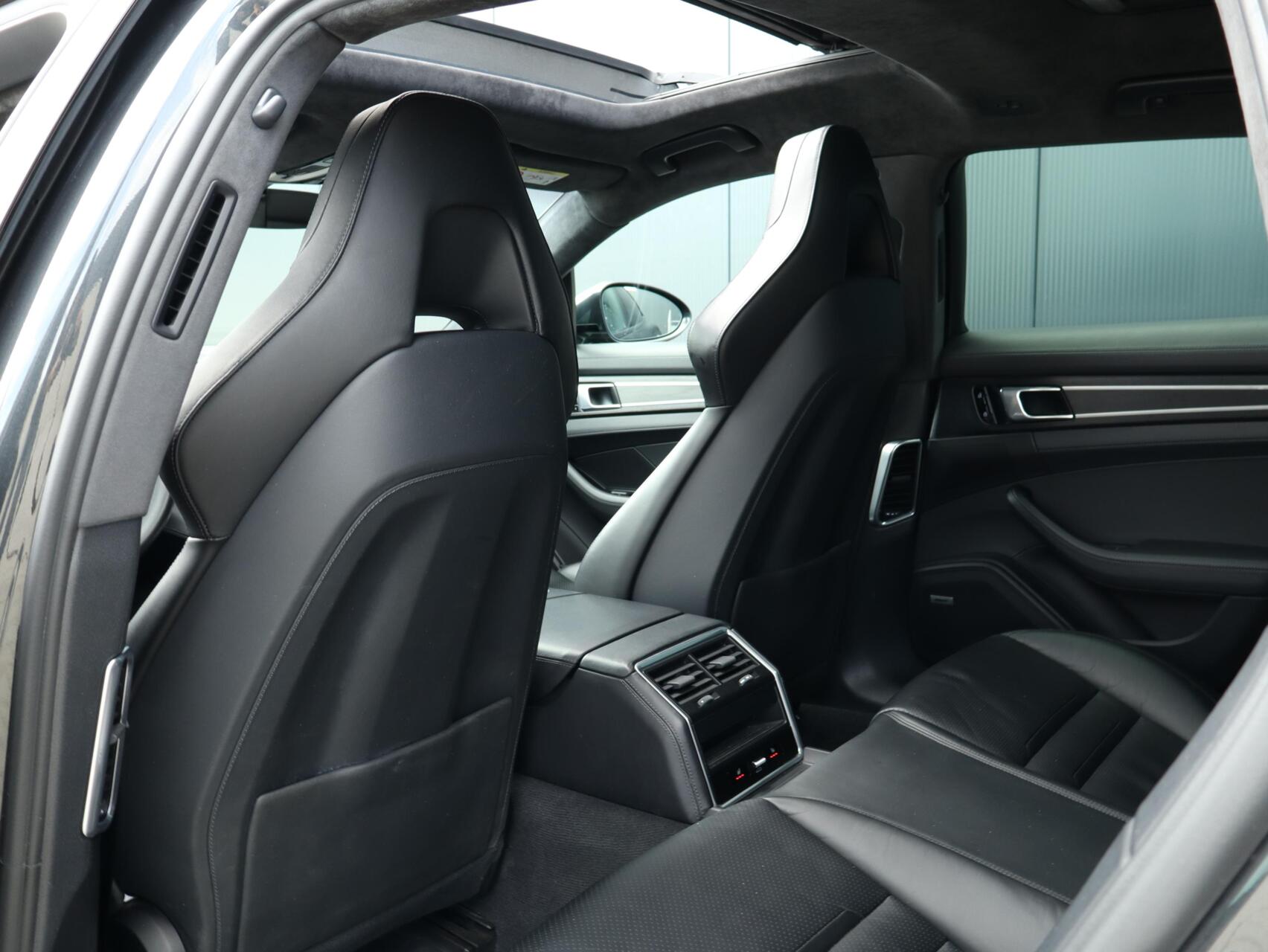 Foto van Porsche Panamera GTS