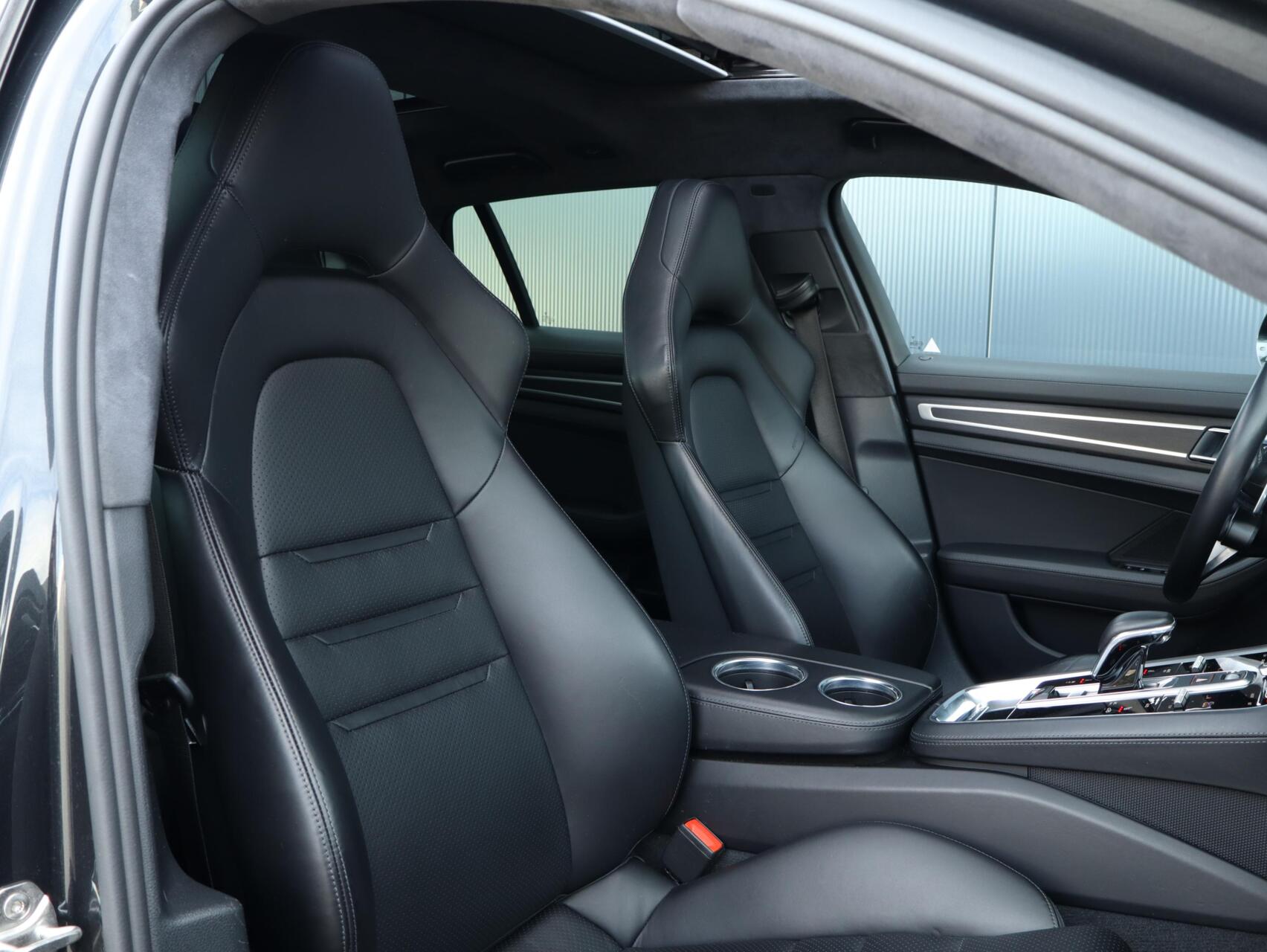 Foto van Porsche Panamera GTS