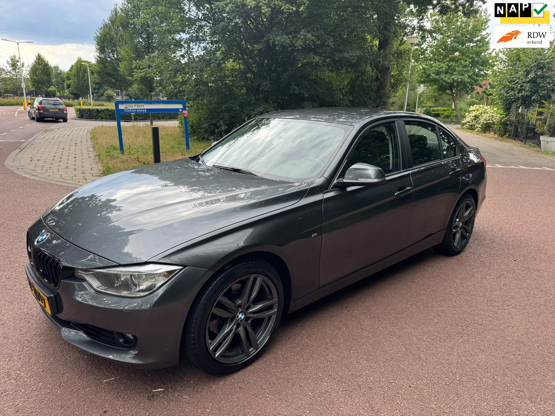 BMW 3er Reihe 320i High Executive / Navi CarPlay / Automaat / Airco / led / xenon 2012 - voorkant