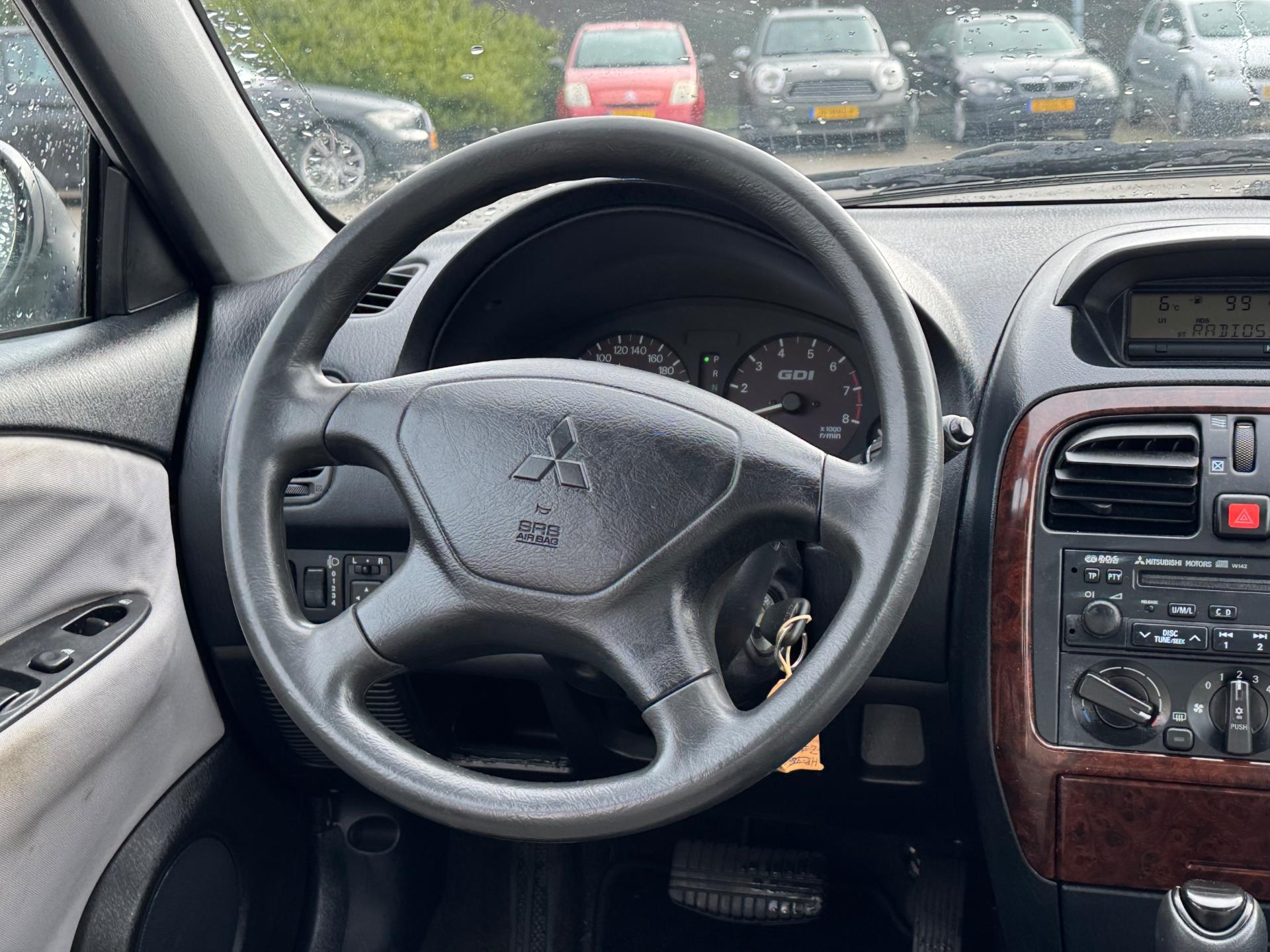 Foto van Mitsubishi Carisma