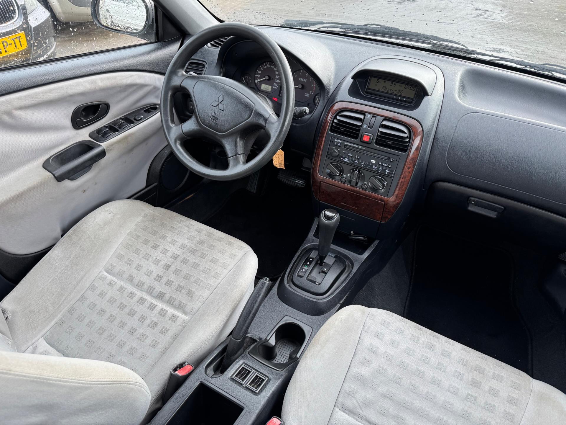 Foto van Mitsubishi Carisma