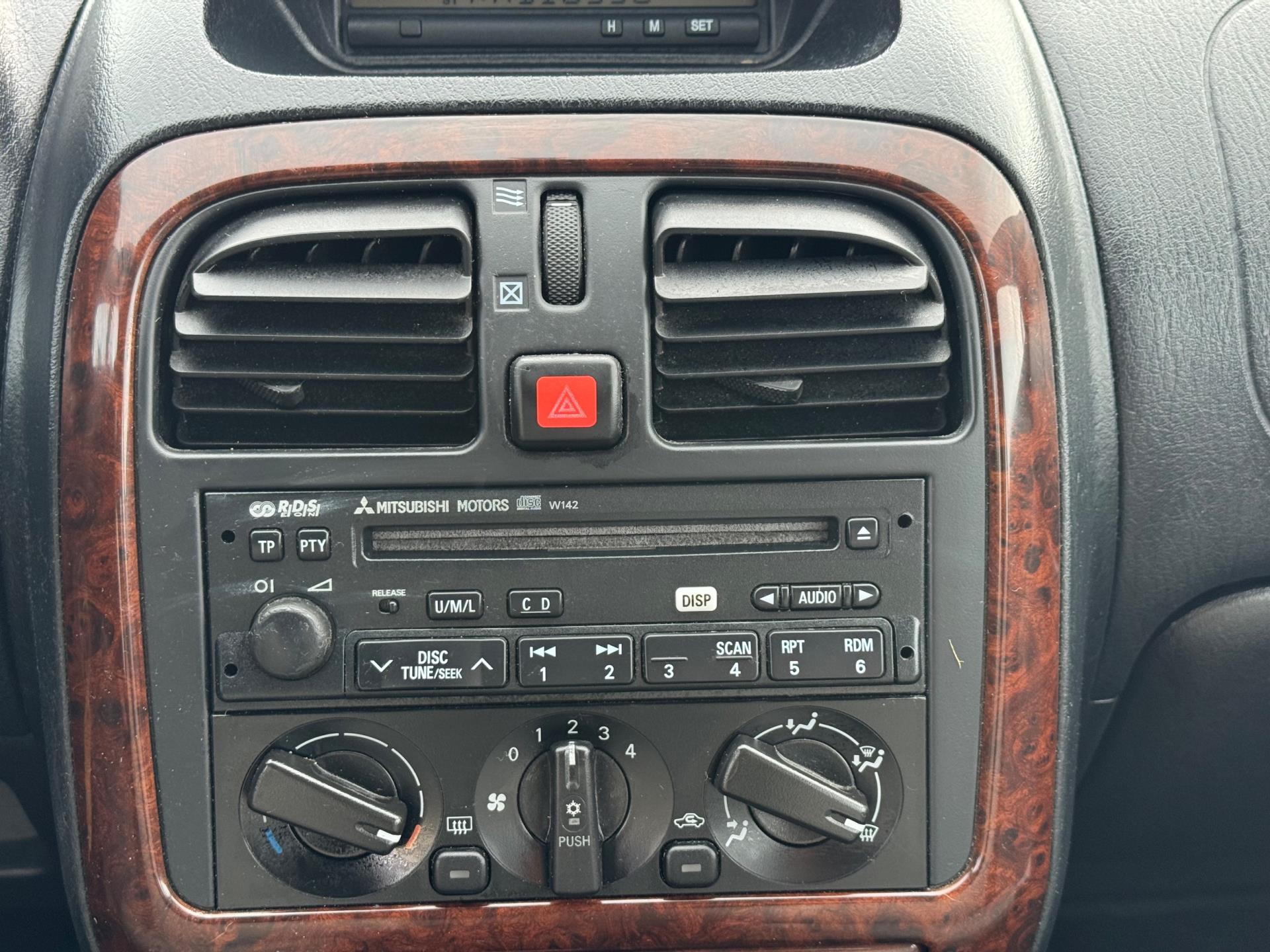 Foto van Mitsubishi Carisma
