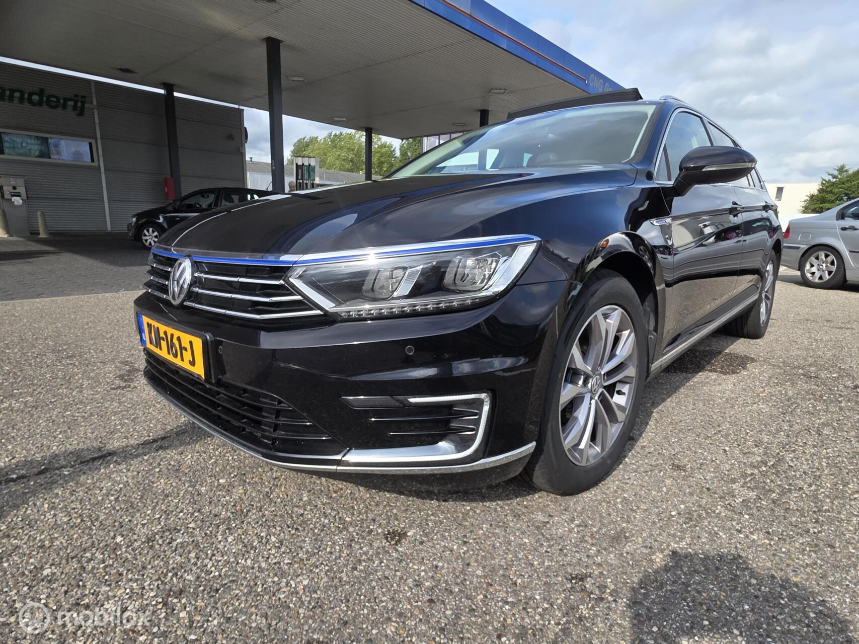 Volkswagen Passat 1.4 TSI GTE Highline AUTOMAAT PANO 2016 - voorkant