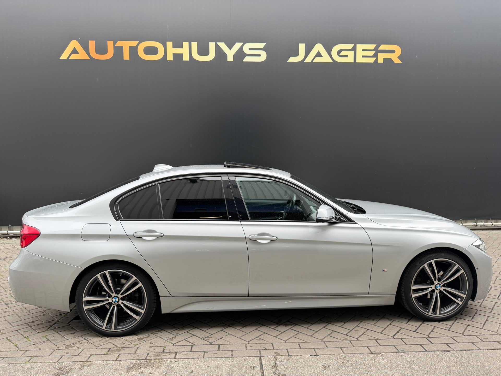 Foto van BMW 330e Iperformance