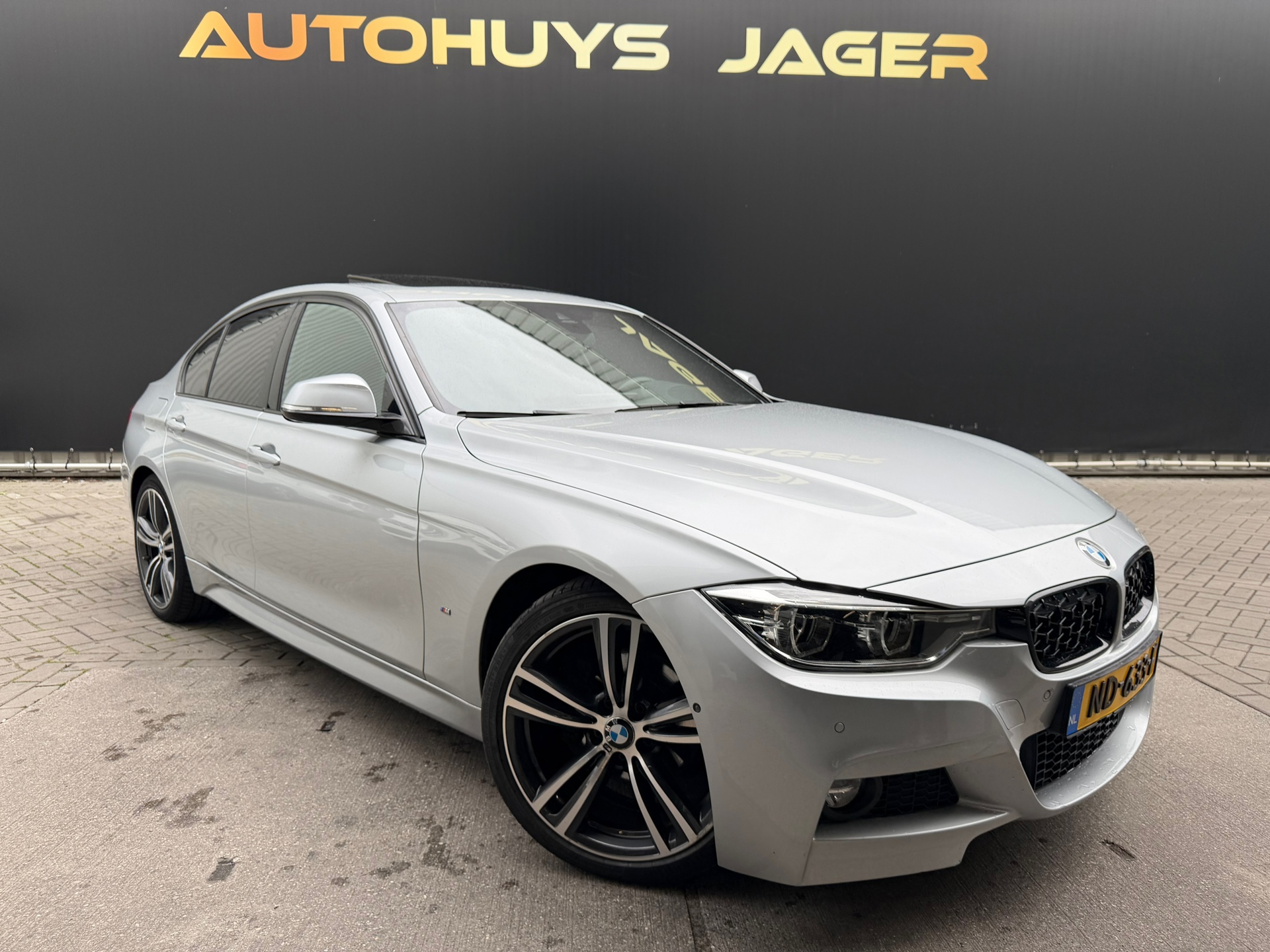 Foto van BMW 330e Iperformance