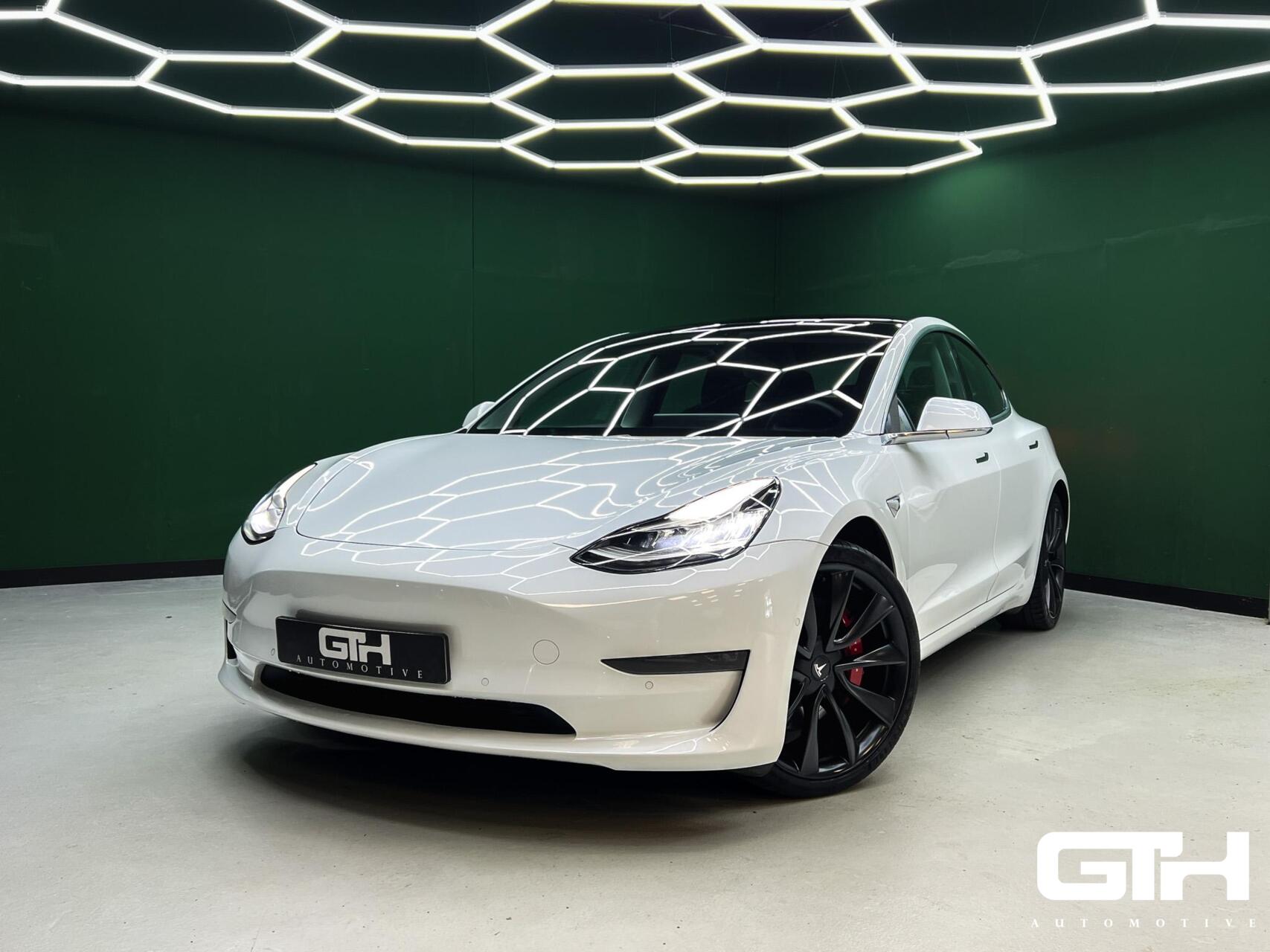 Tesla Model 3 Performance AWD 75 kWh Trekhaak | Marge | NAP 2019 - voorkant