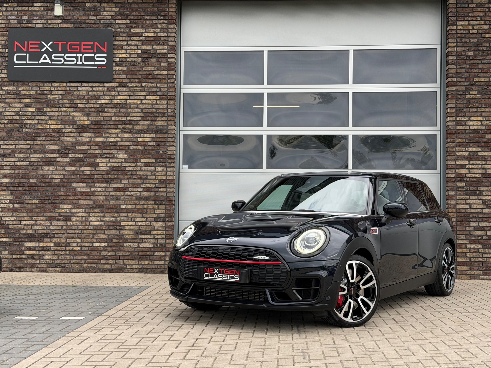 Mini Clubman JCW All4 2.0 JCW ALL4 Chili|NL Auto|Full option|Pano 2019 - voorkant