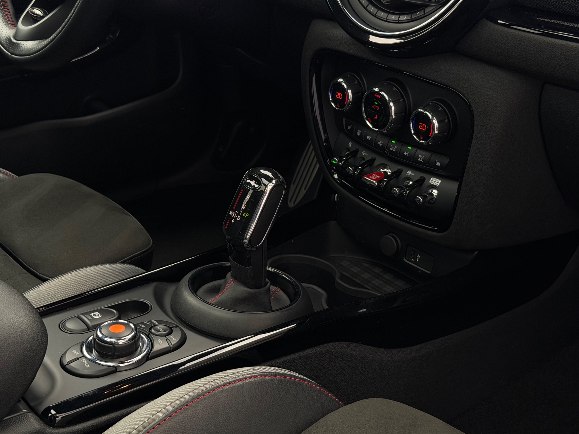 Foto van Mini Clubman JCW All4
