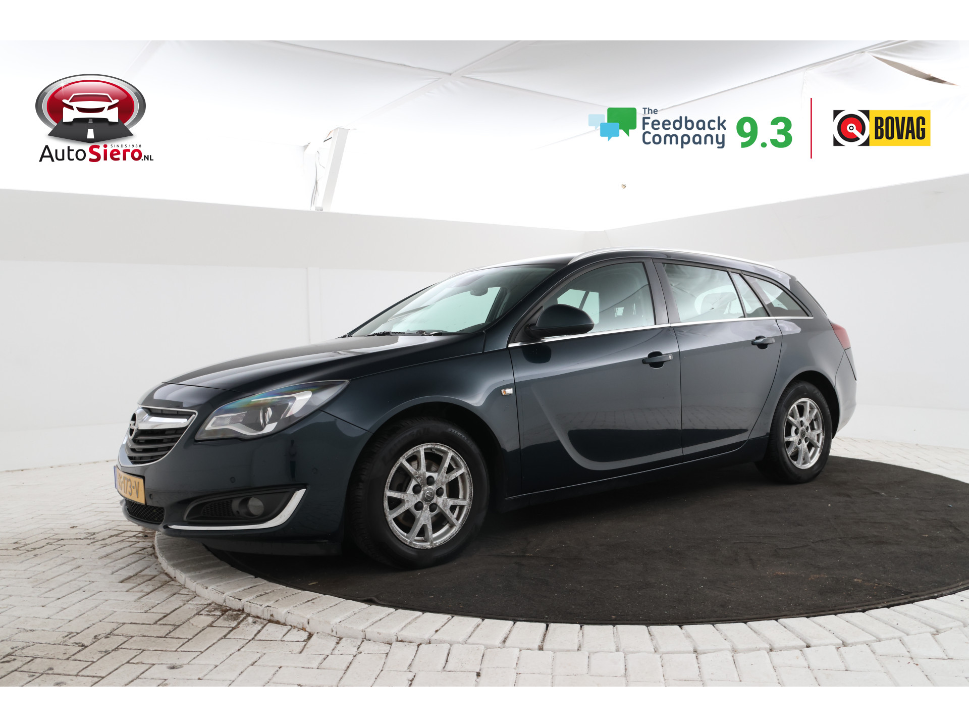 Opel Insignia Sports Tourer SW 2.0 CDTI EcoFLEX Edition 2015 - voorkant
