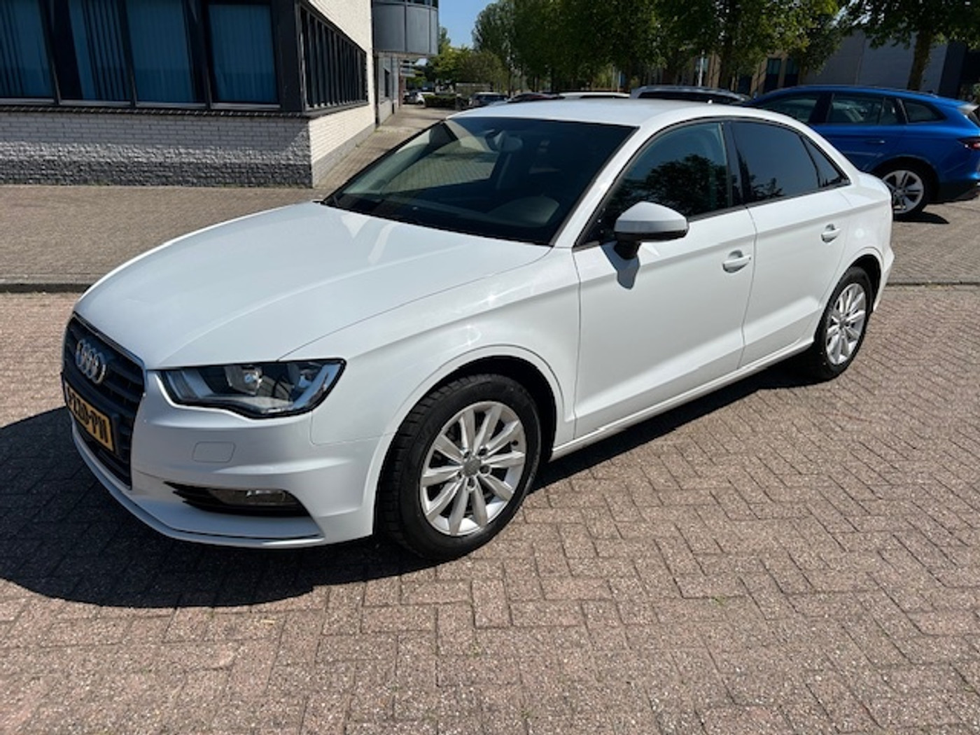 Audi A3 Limousine 1.4 TFSI Ambi.Pro L. NAVI CRUISE CLIMA STOELVW 2015 - voorkant