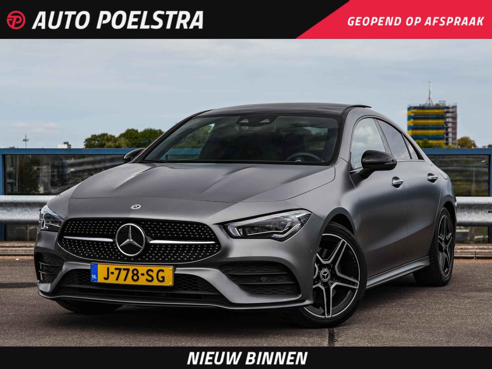 Mercedes-Benz Cla 200 200 AMG Night Edition 163 PK | Panoramadak | Sfeerverlichting | Leder | Multibeam | LED | Keyless | Distronic | MANUFAKTUR Mountain Grey Magno | 18" | Dealeronderhouden 2020 - voorkant