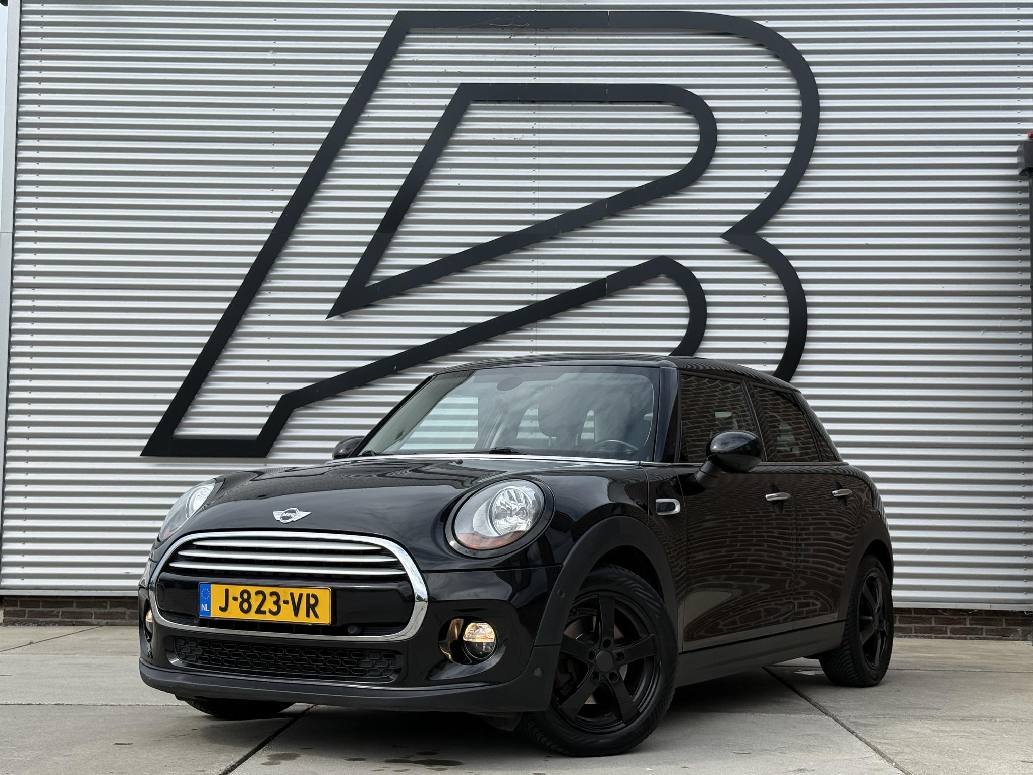 Mini Cooper 1.5 Cooper Chili Business 2014 - voorkant