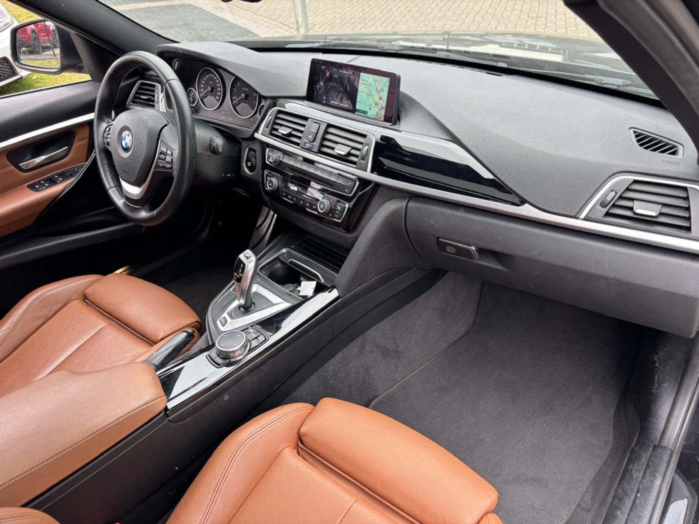 Foto van BMW 330e