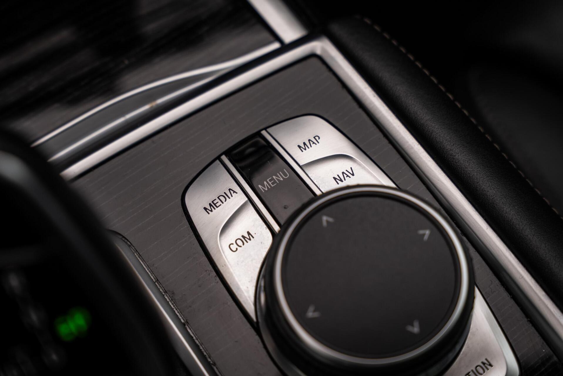 Foto van BMW 745e