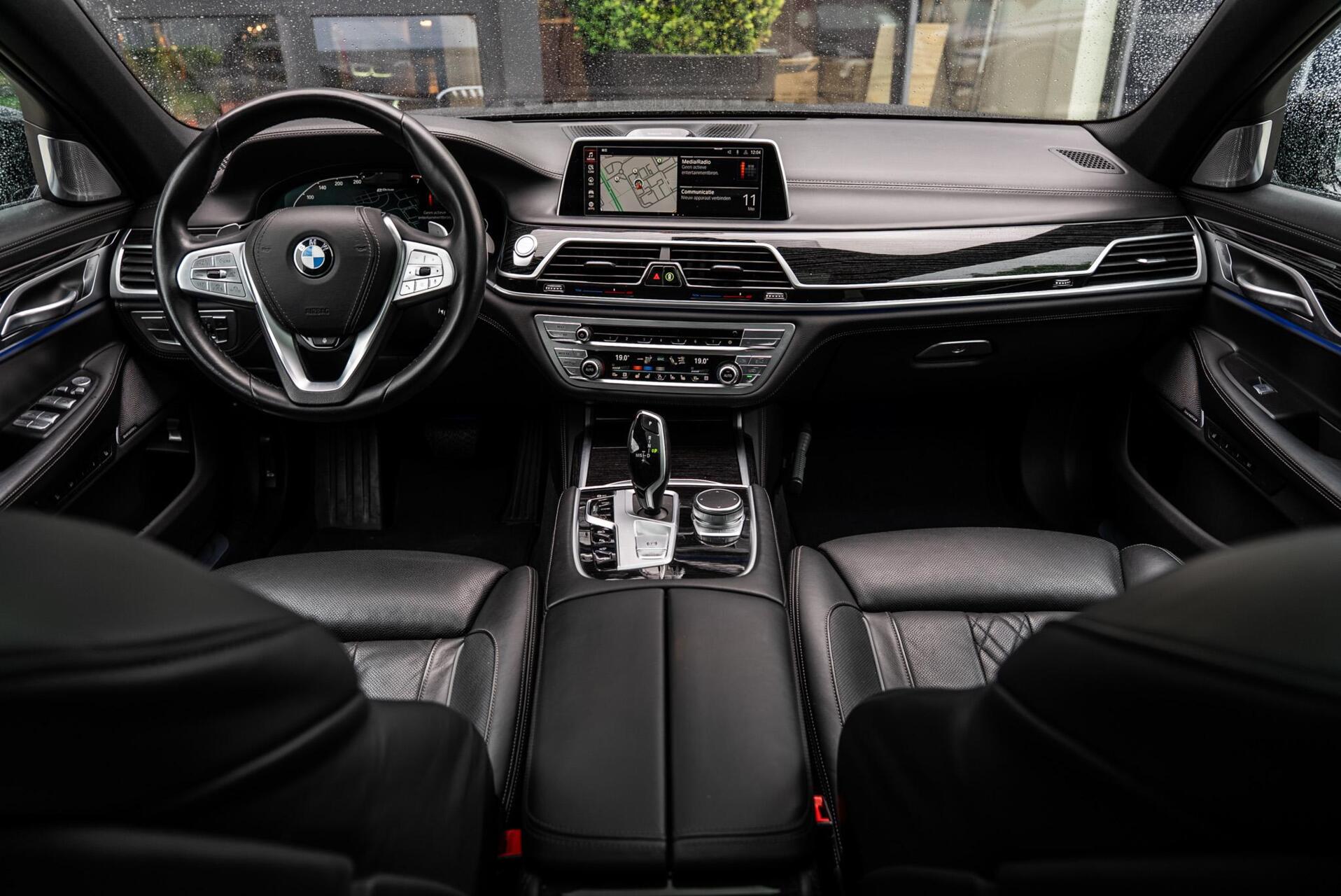 Foto van BMW 745e