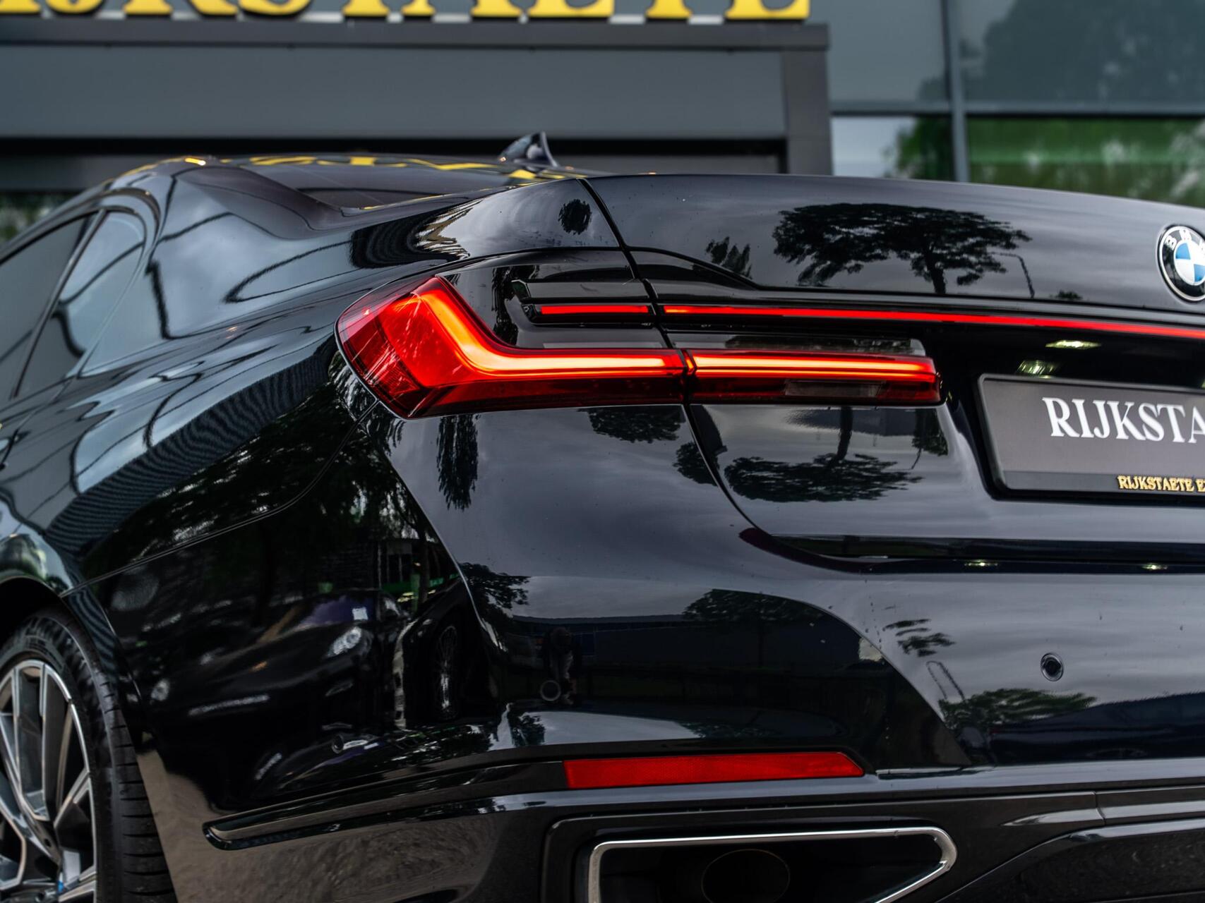 Foto van BMW 745e