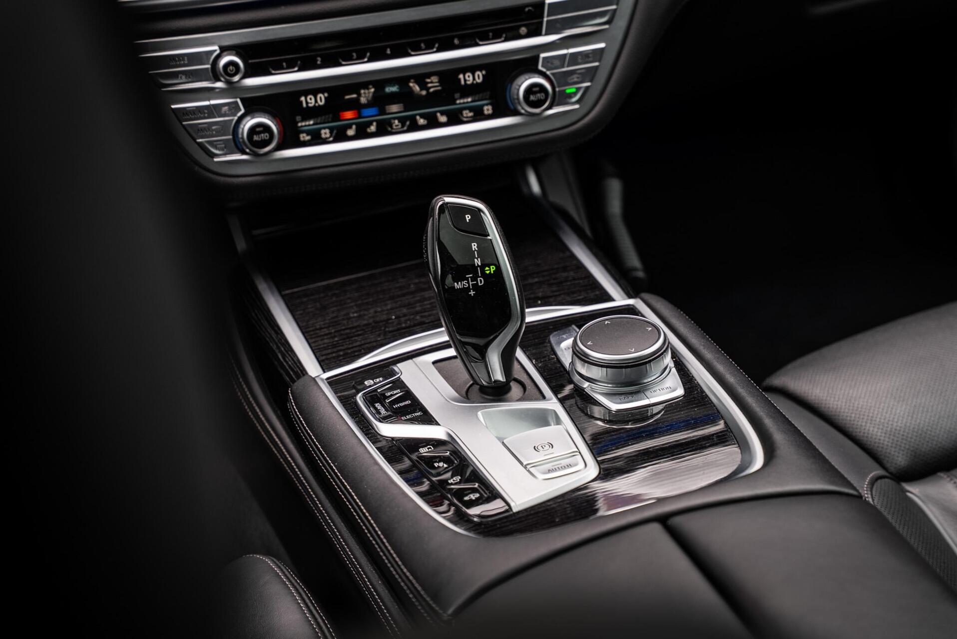 Foto van BMW 745e