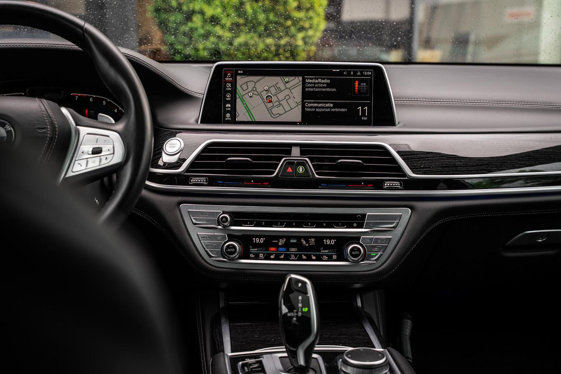 Foto van BMW 745e