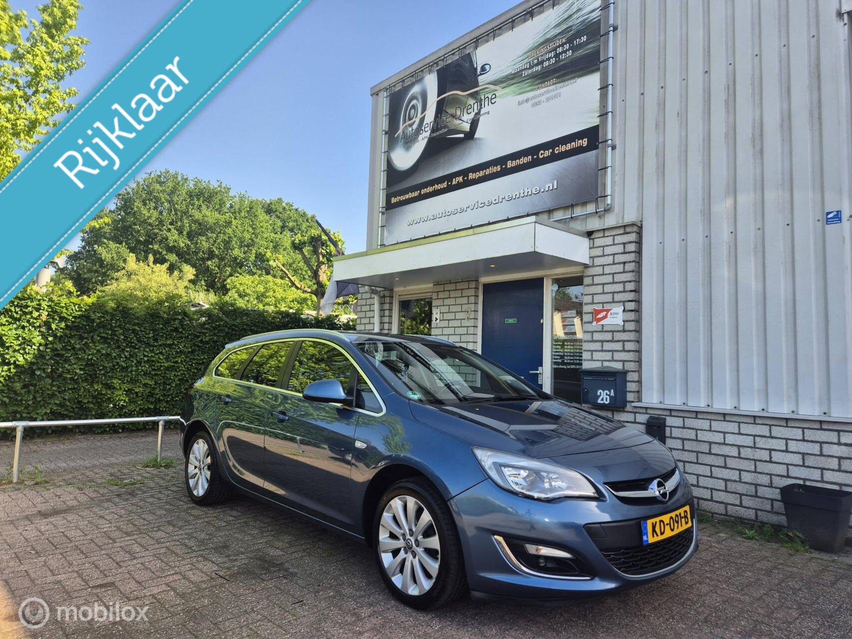 Opel Astra Sports Tourer 1.4 Cruise/Climate/PDC/Blueth/Navi! 2015 - voorkant
