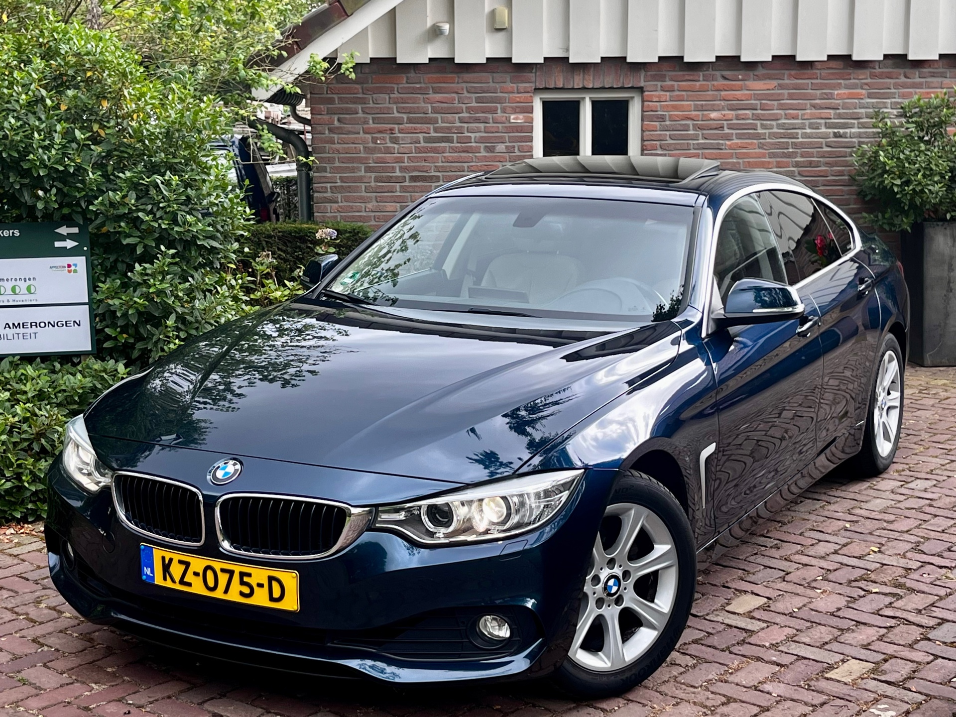 BMW 418i 418i Centennial High Executive | Origineel NL | Pano | Leder | Navi Pro 2017 - voorkant