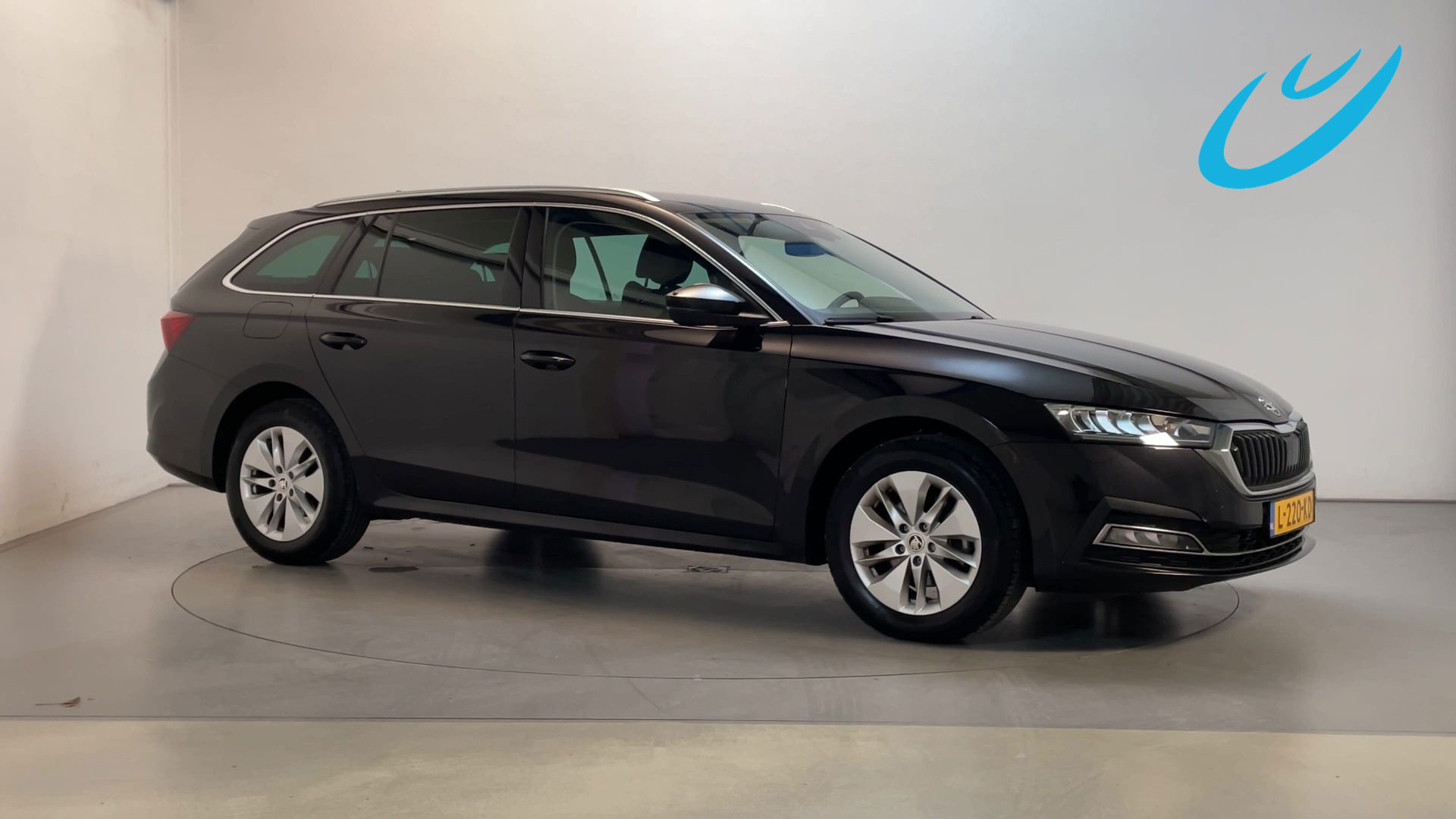 Skoda Octavia 1.0 e-TSI DSG Business Edition Navigatie Parkeersensoren App-Connect DAB+ 2021 - voorkant