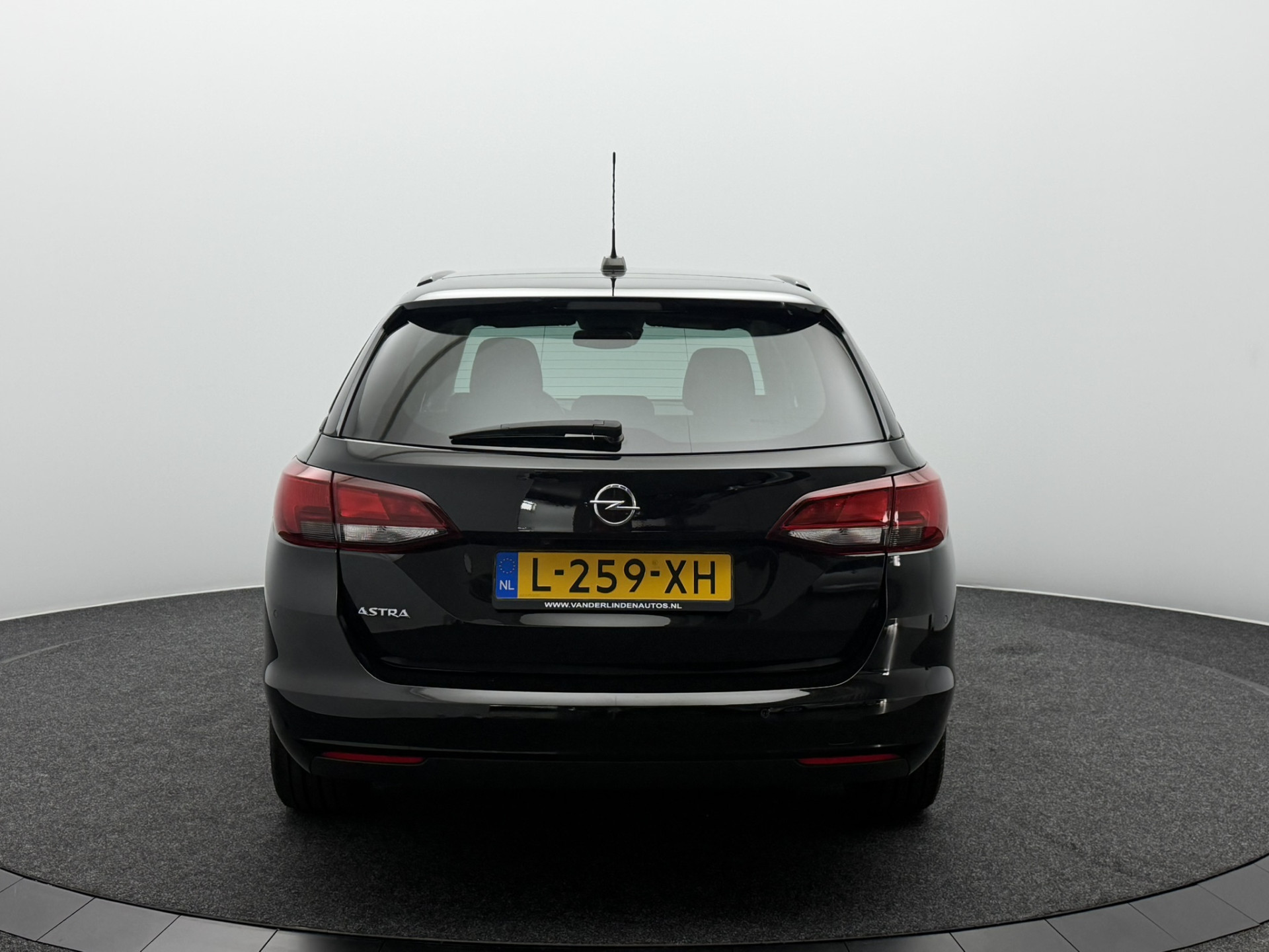Foto van Opel Astra Sports Tourer+