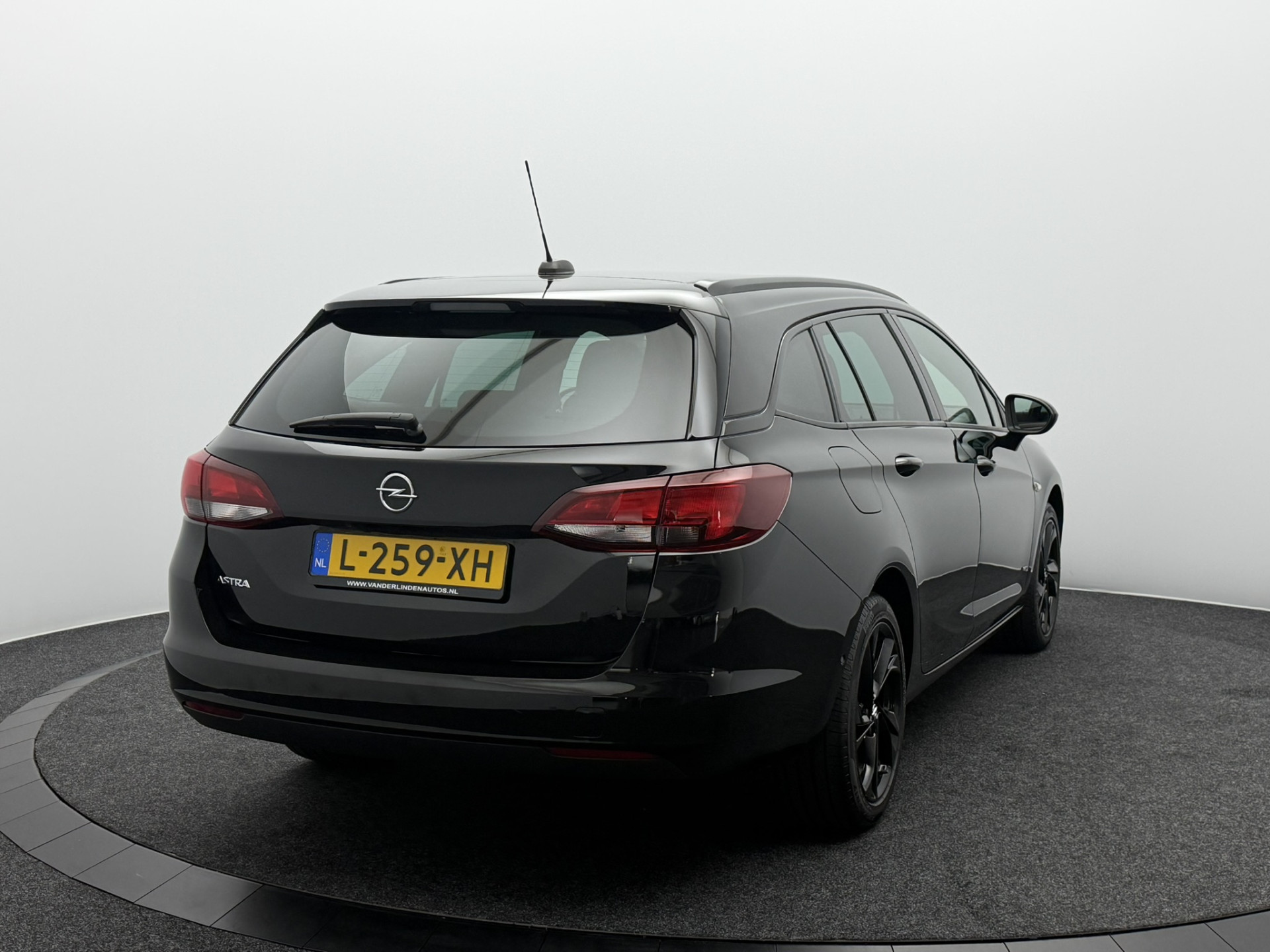 Foto van Opel Astra Sports Tourer+